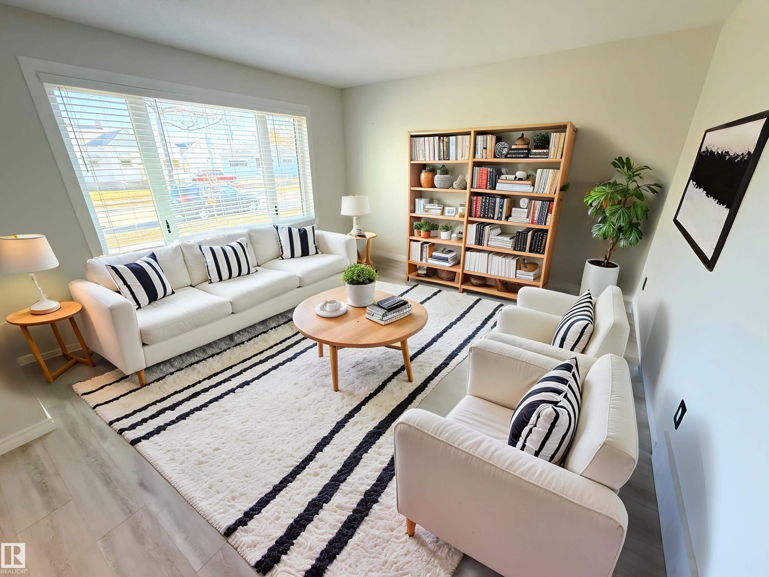 10226 152 Street, Edmonton, AB - Indoor Photo Showing Living Room