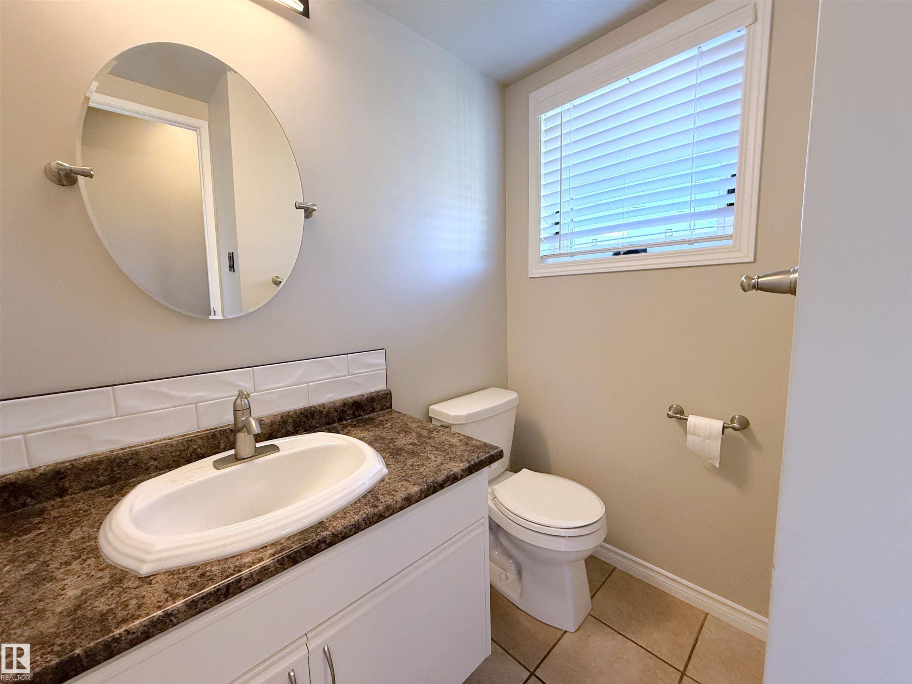 10226 152 Street, Edmonton, AB - Indoor Photo Showing Bathroom