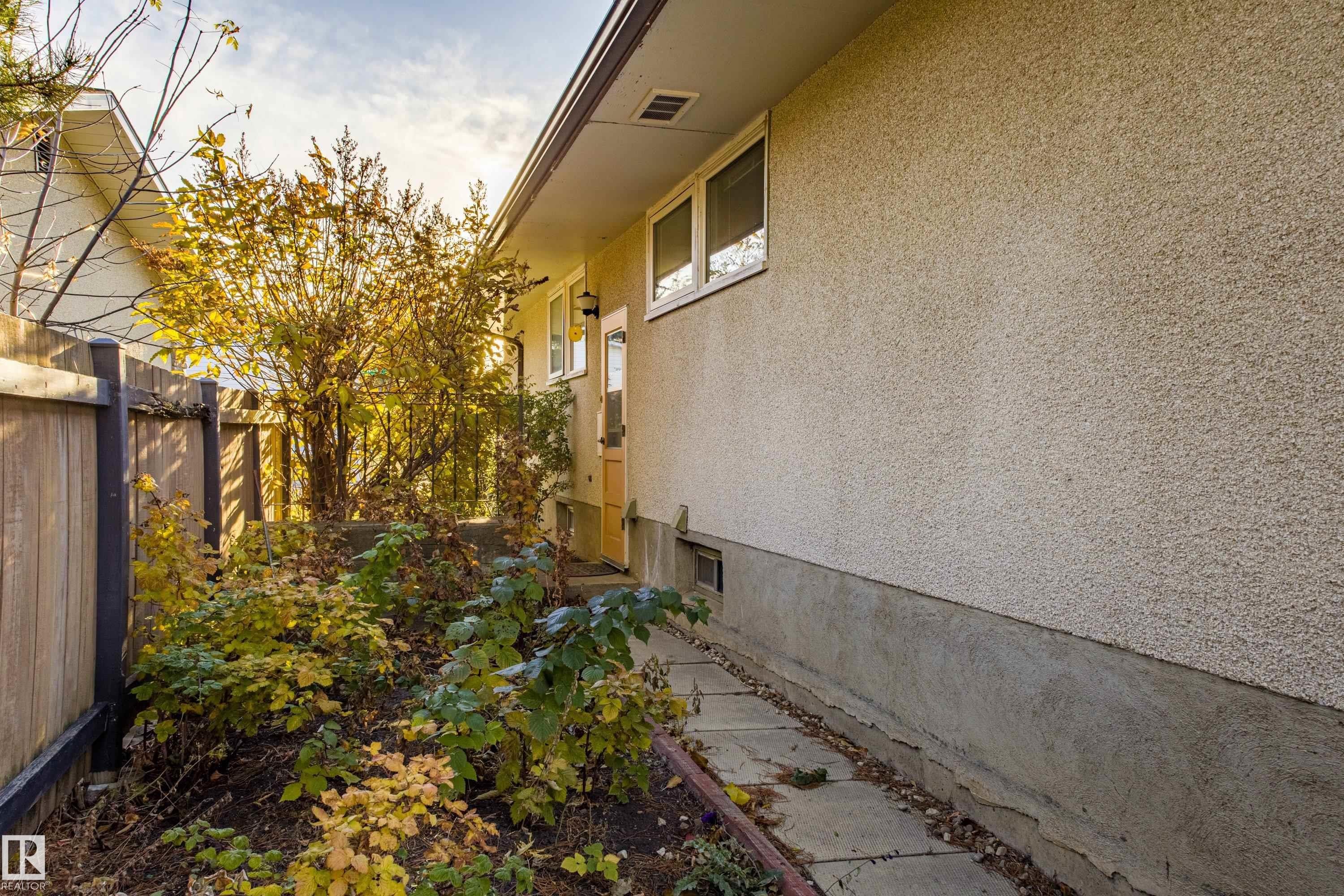 4051 120 Street, Edmonton, AB - Outdoor