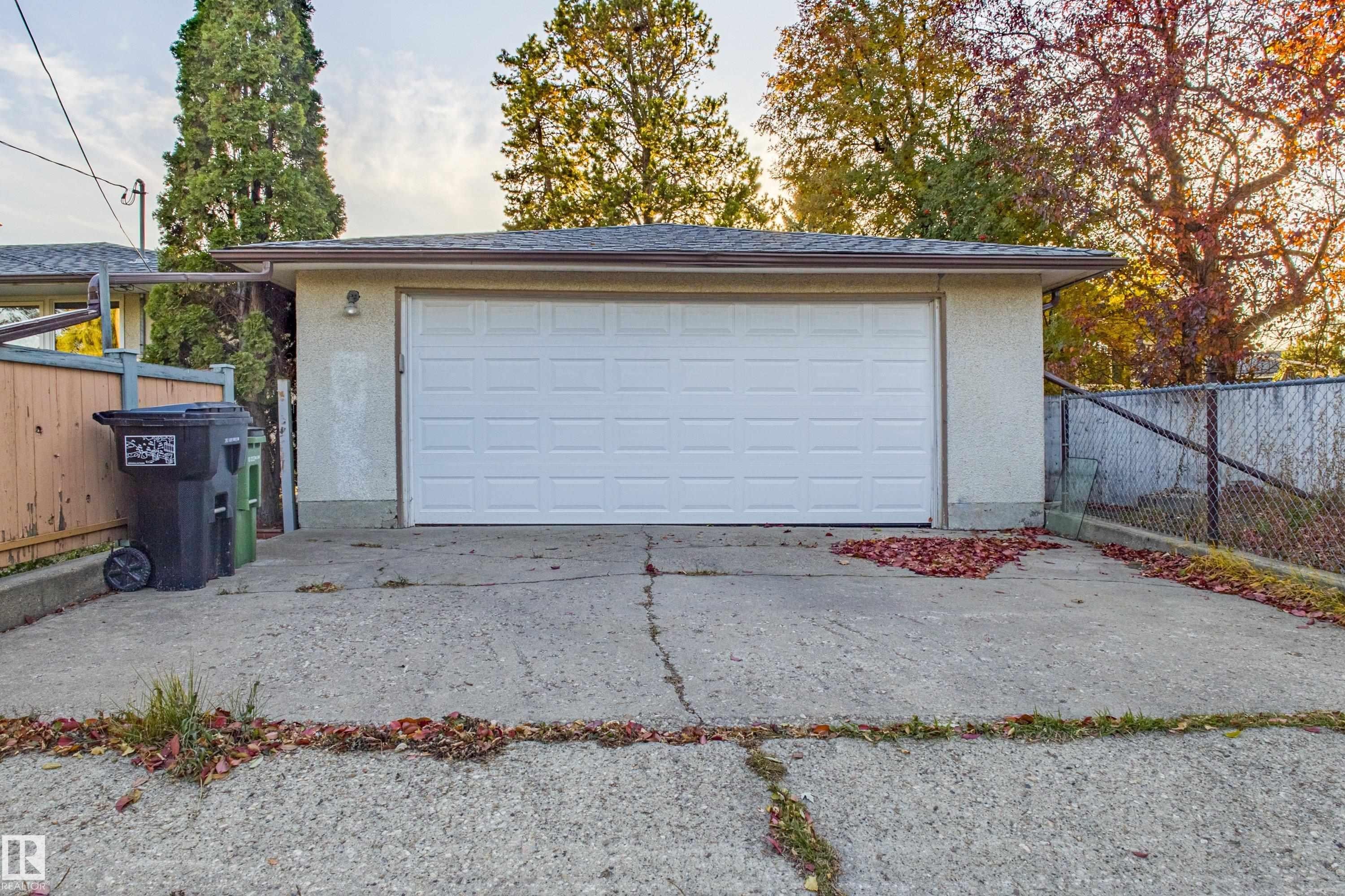 4051 120 Street, Edmonton, AB - Outdoor