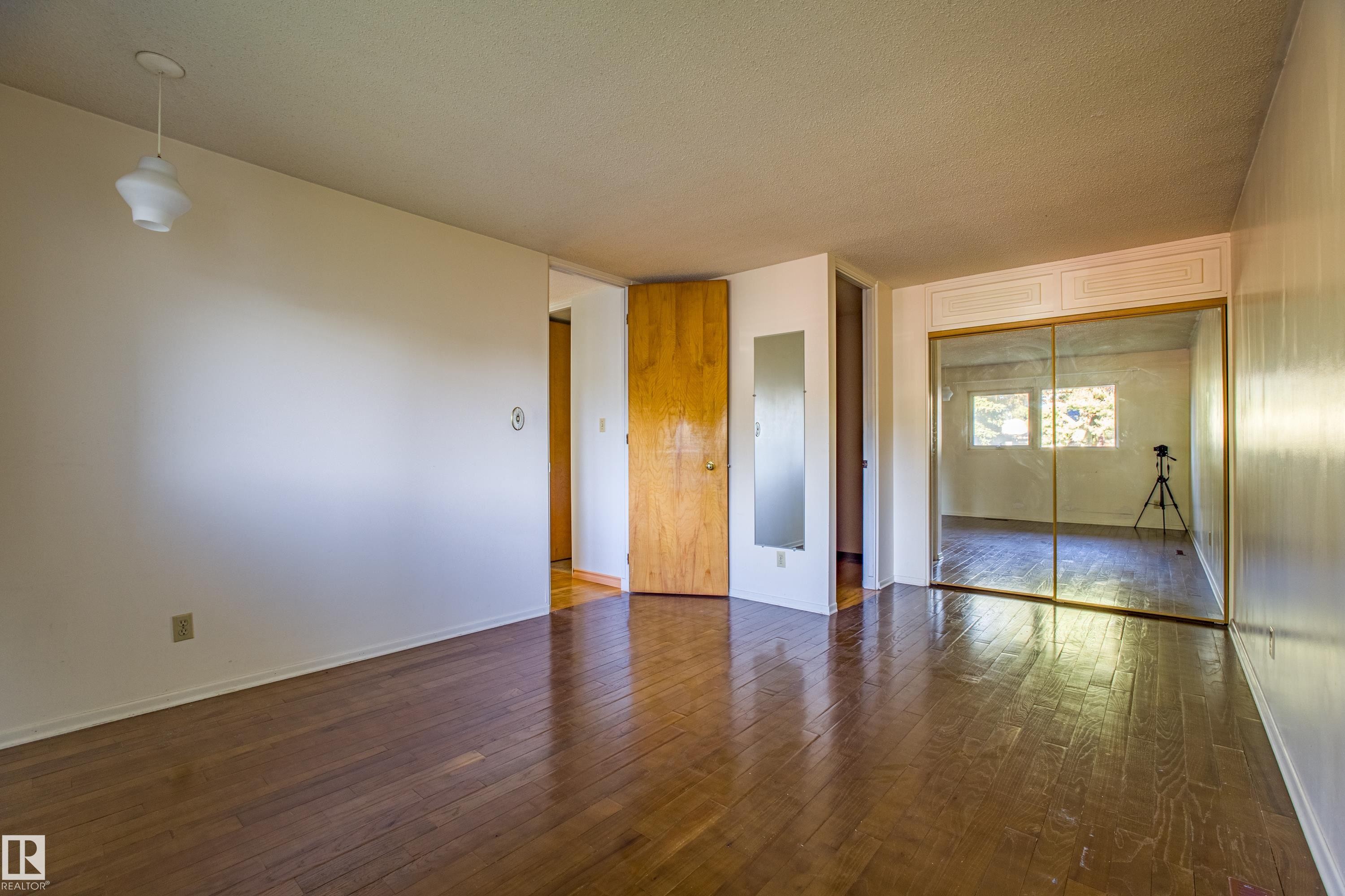 4051 120 Street, Edmonton, AB - Indoor Photo Showing Other Room