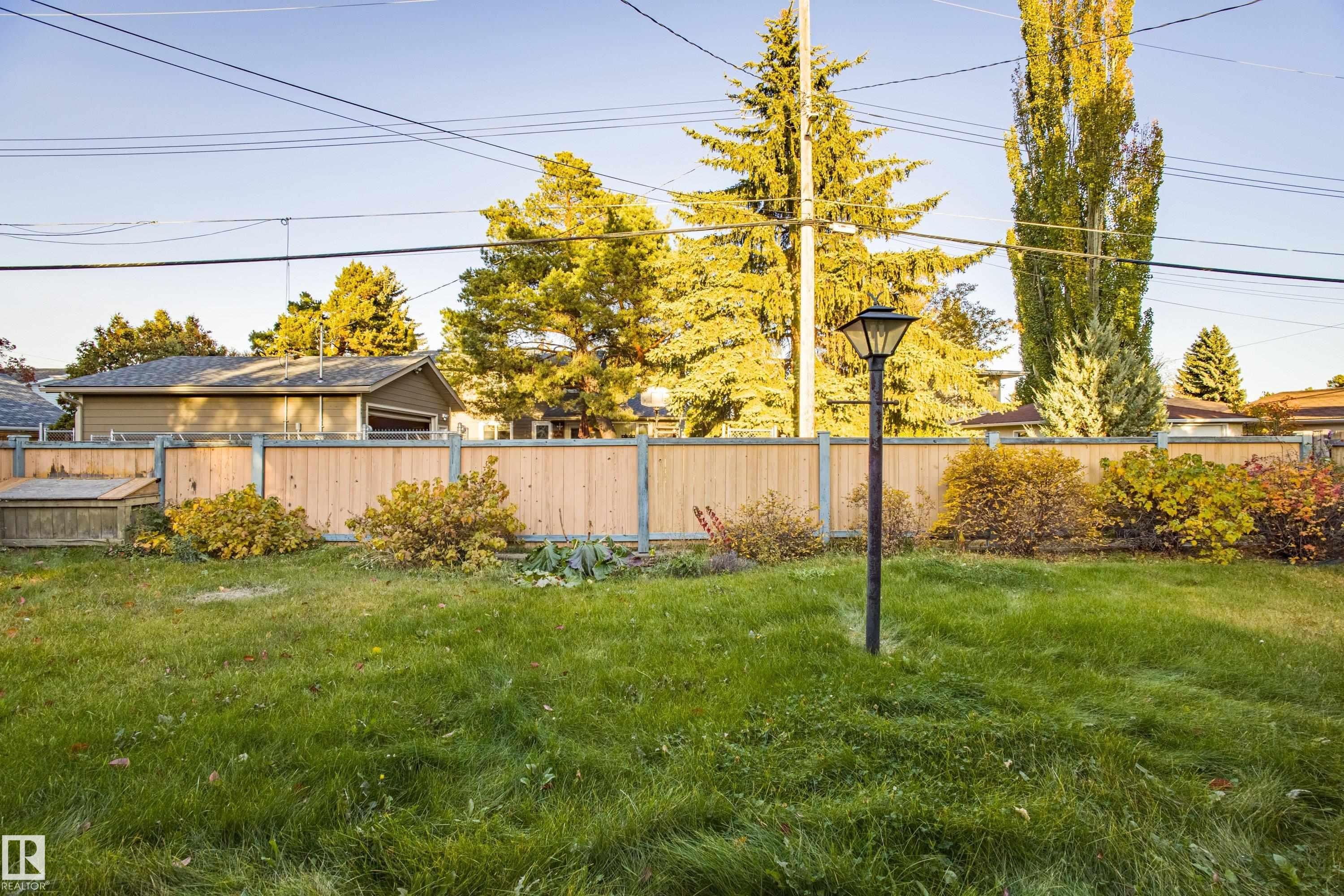 4051 120 Street, Edmonton, AB - Outdoor