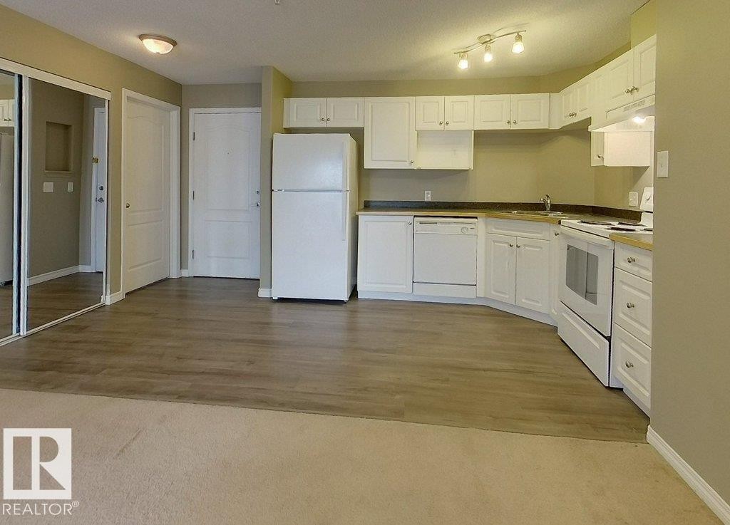 119 5340 199 Street, Edmonton, AB - Indoor Photo Showing Kitchen