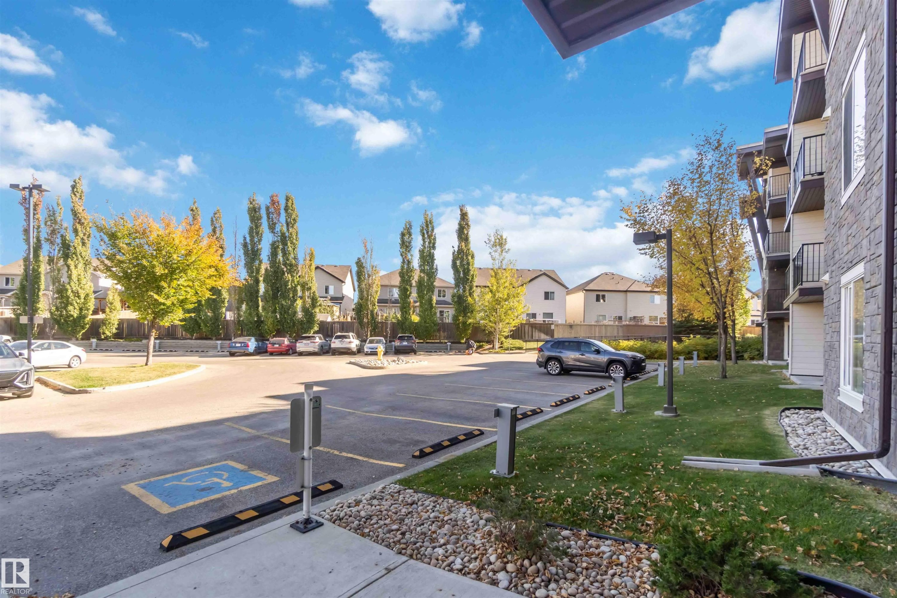 210 530 Watt Boulevard, Edmonton, AB - Outdoor