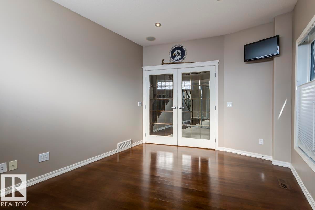 11122 52 Street, Edmonton, AB - Indoor Photo Showing Other Room