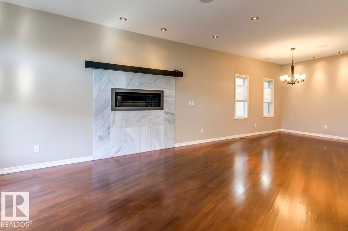 11122 52 Street, Edmonton, AB - Indoor With Fireplace
