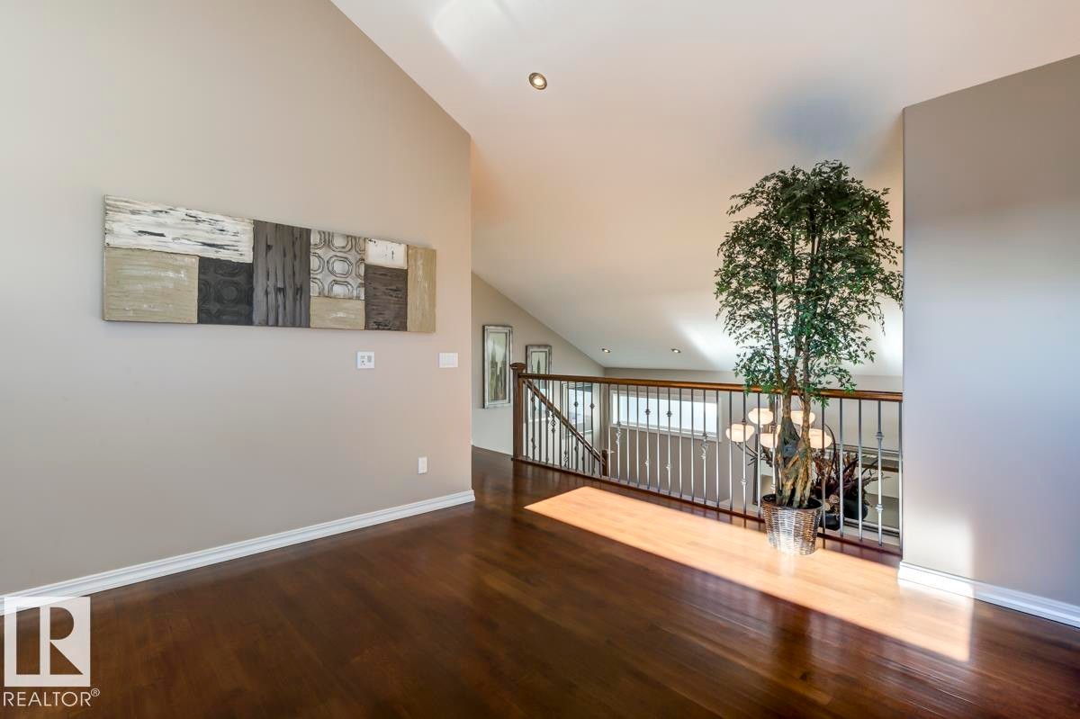 11122 52 Street, Edmonton, AB - Indoor Photo Showing Other Room