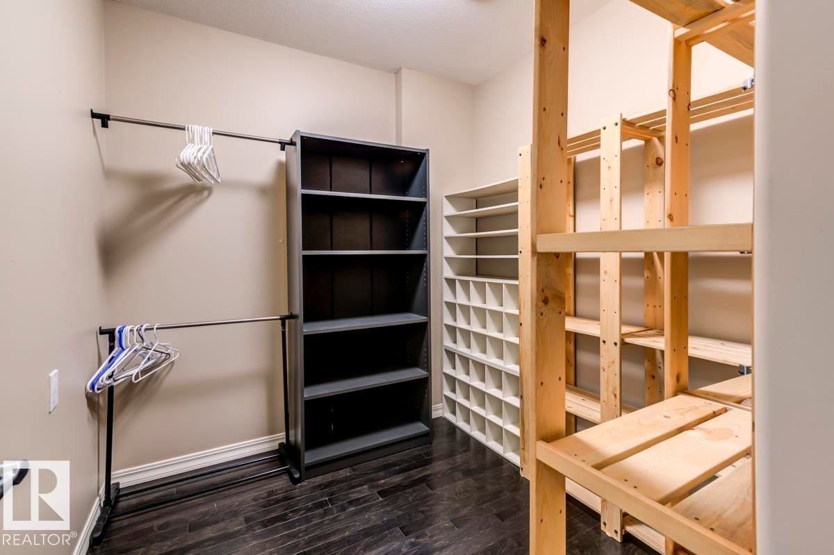 11122 52 Street, Edmonton, AB - Indoor