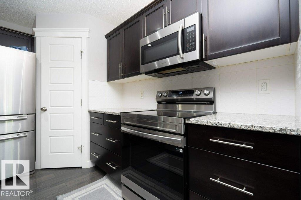 1007 158 Street, Edmonton, AB - Indoor Photo Showing Kitchen