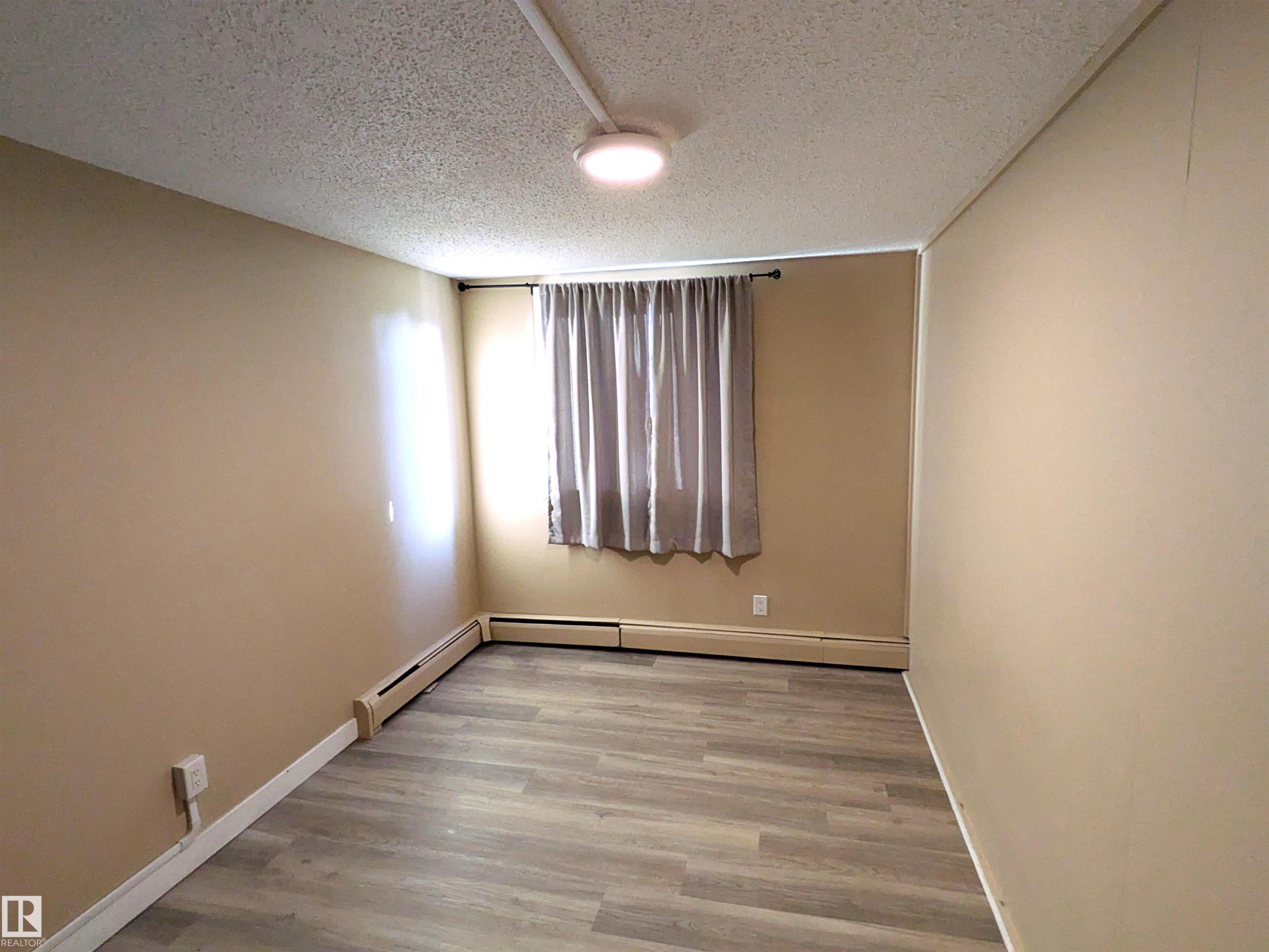 105 10616 156 Street, Edmonton, AB - Indoor Photo Showing Other Room