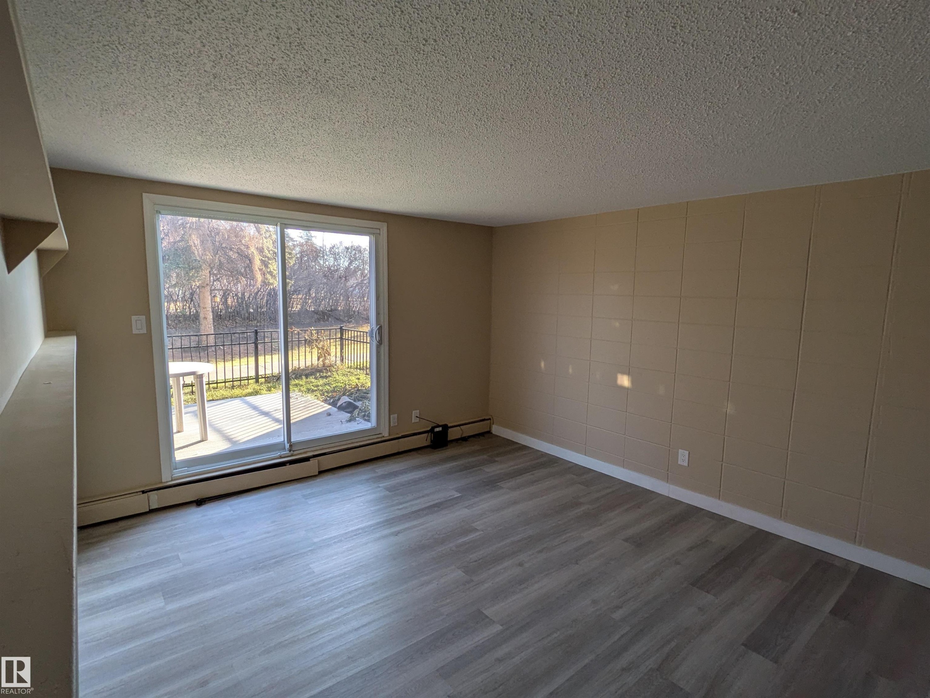 105 10616 156 Street, Edmonton, AB - Indoor Photo Showing Other Room