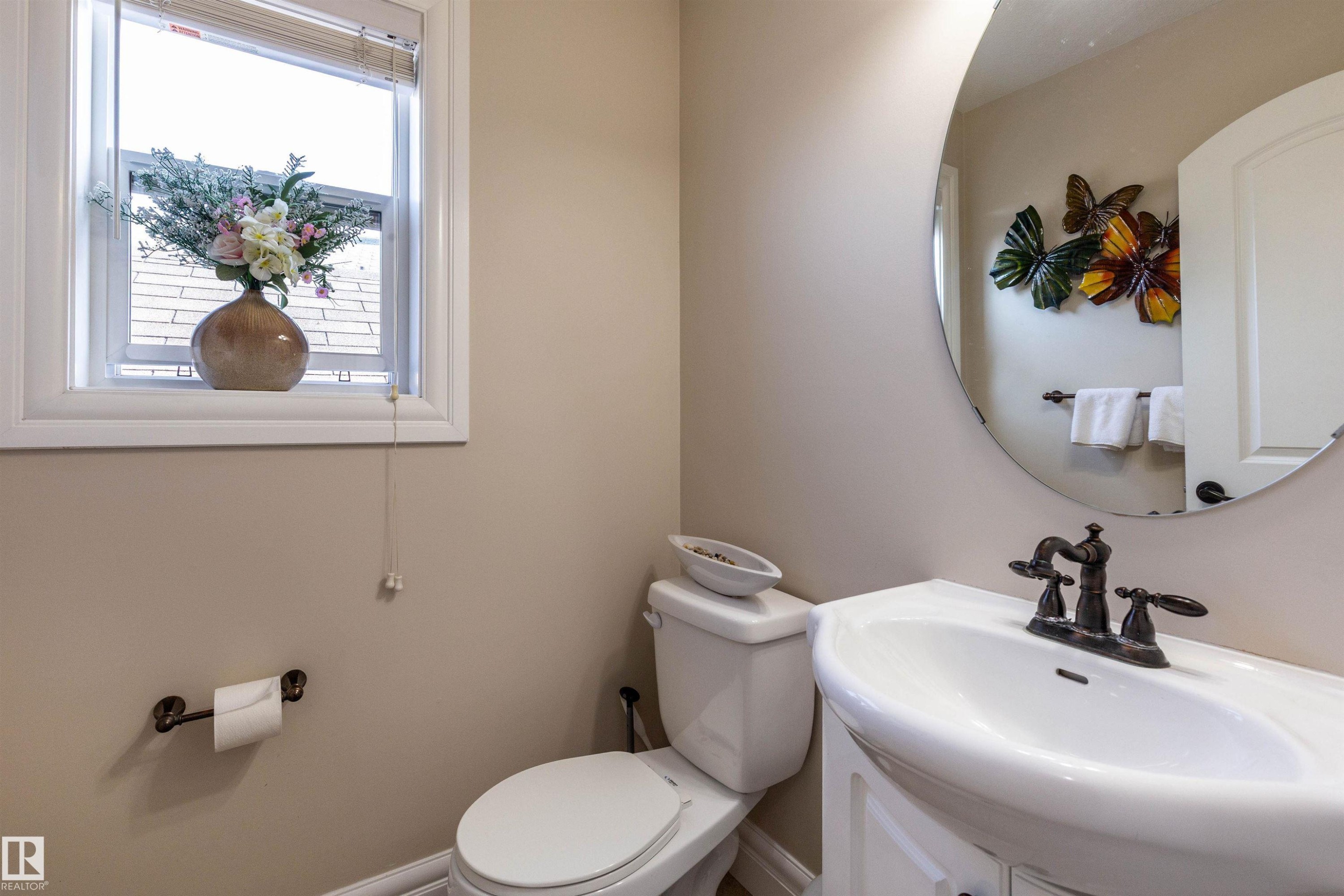 4224 157 Av, Edmonton, AB - Indoor Photo Showing Bathroom