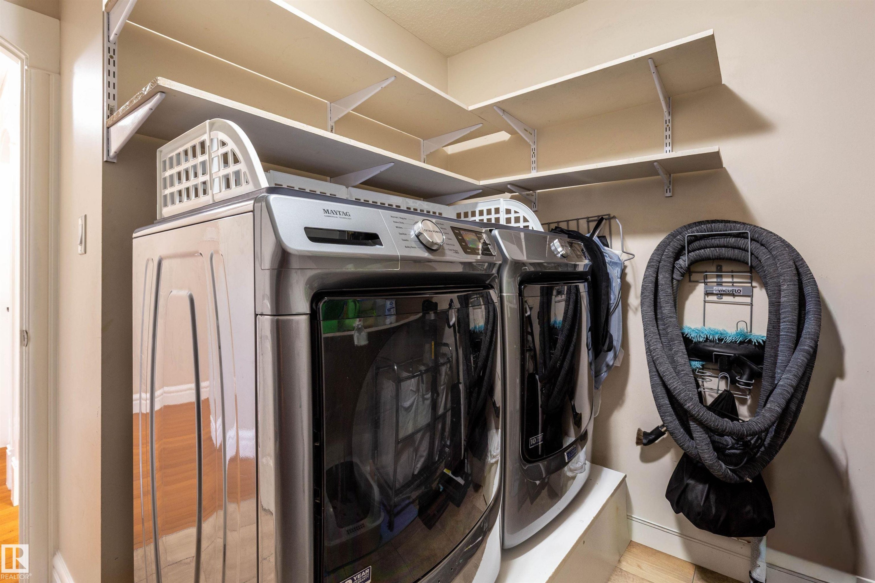 4224 157 Av, Edmonton, AB - Indoor