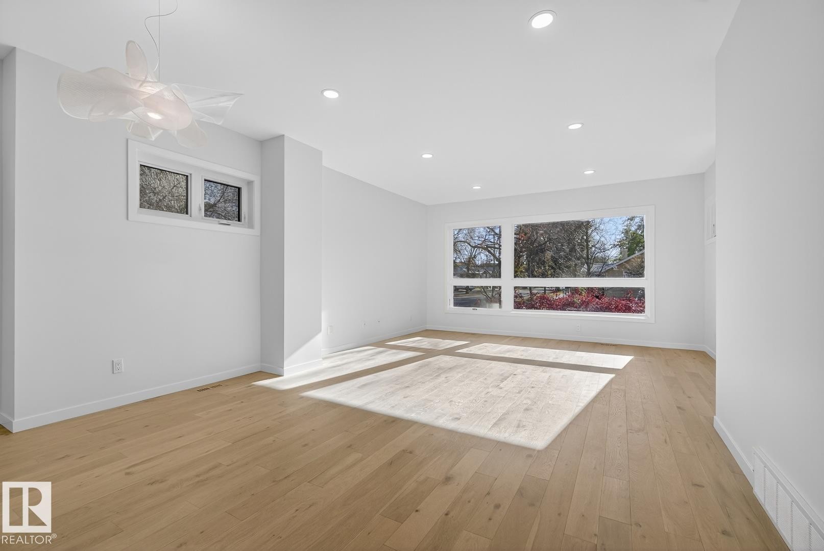 14502 103 Avenue, Edmonton, AB - Indoor