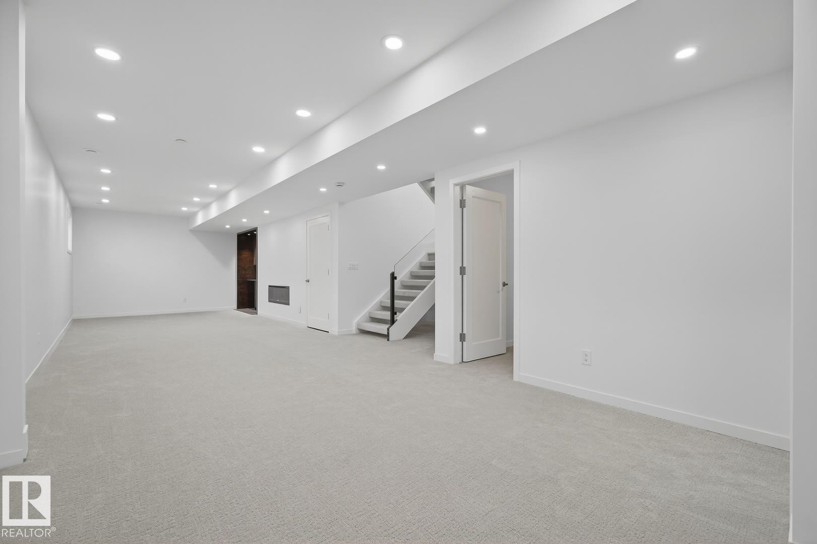 14502 103 Avenue, Edmonton, AB - Indoor Photo Showing Other Room