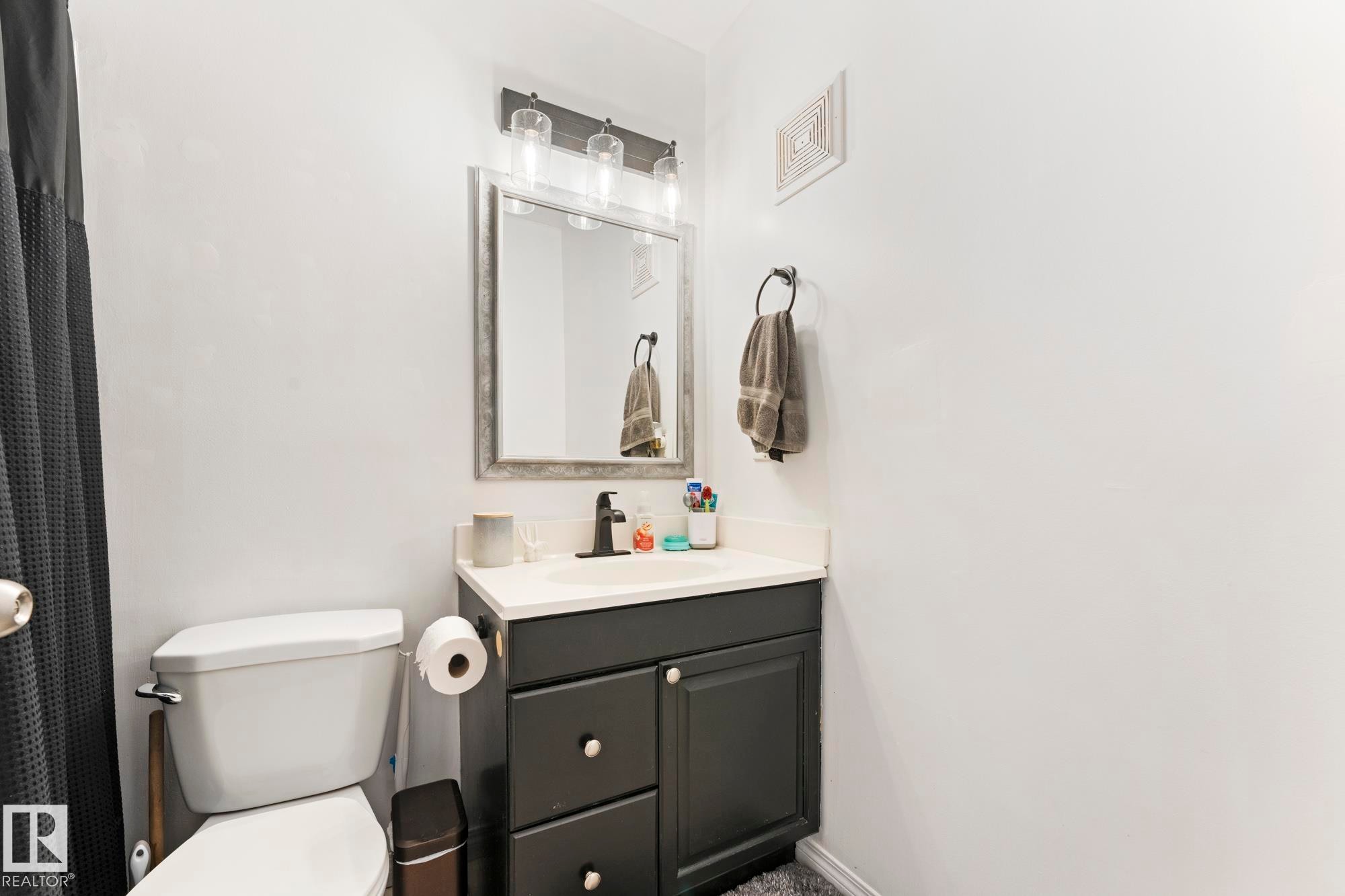 402 3835 107 Street, Edmonton, AB - Indoor Photo Showing Bathroom