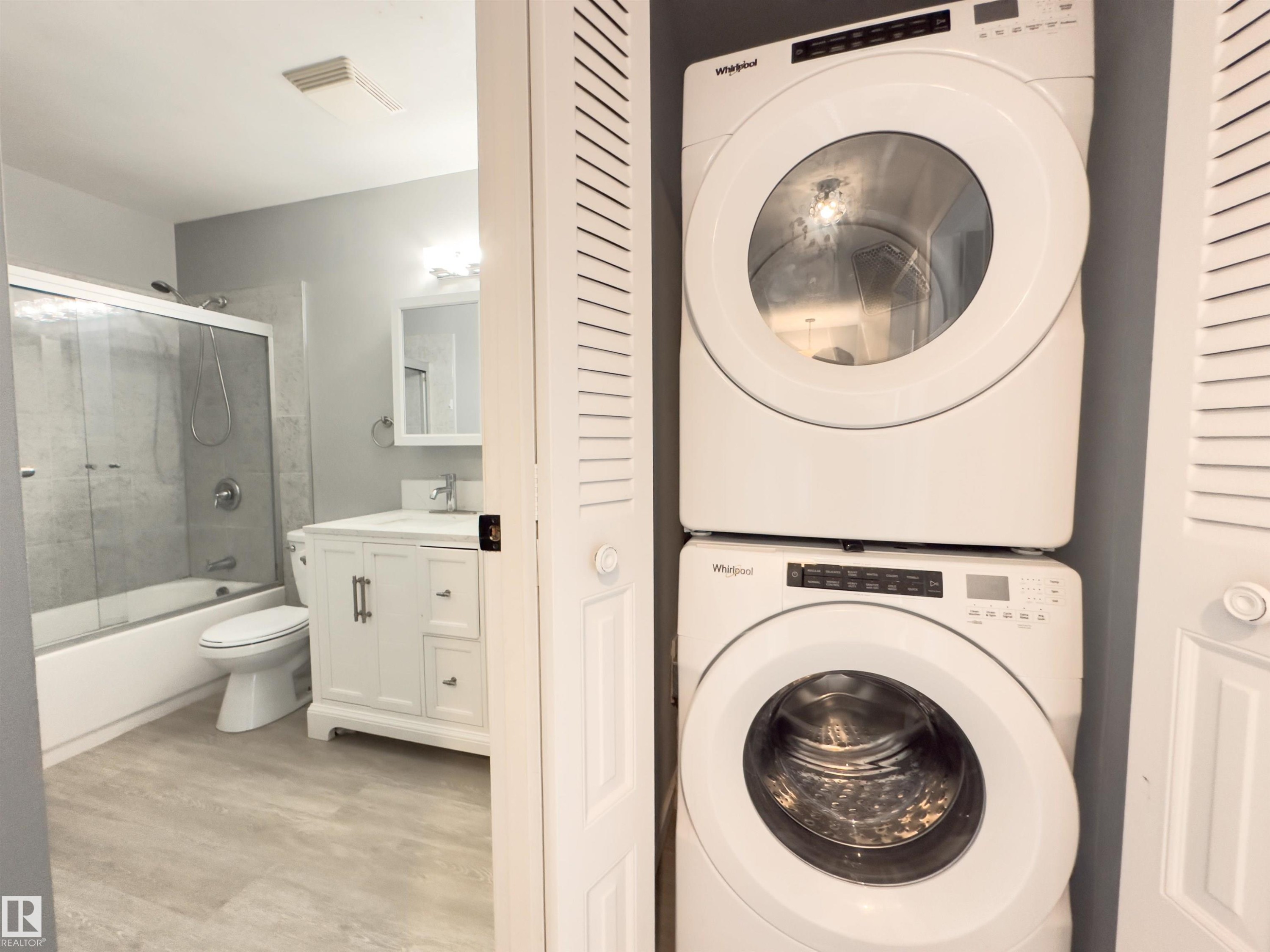 858 Erin Place, Edmonton, AB - Indoor Photo Showing Laundry Room