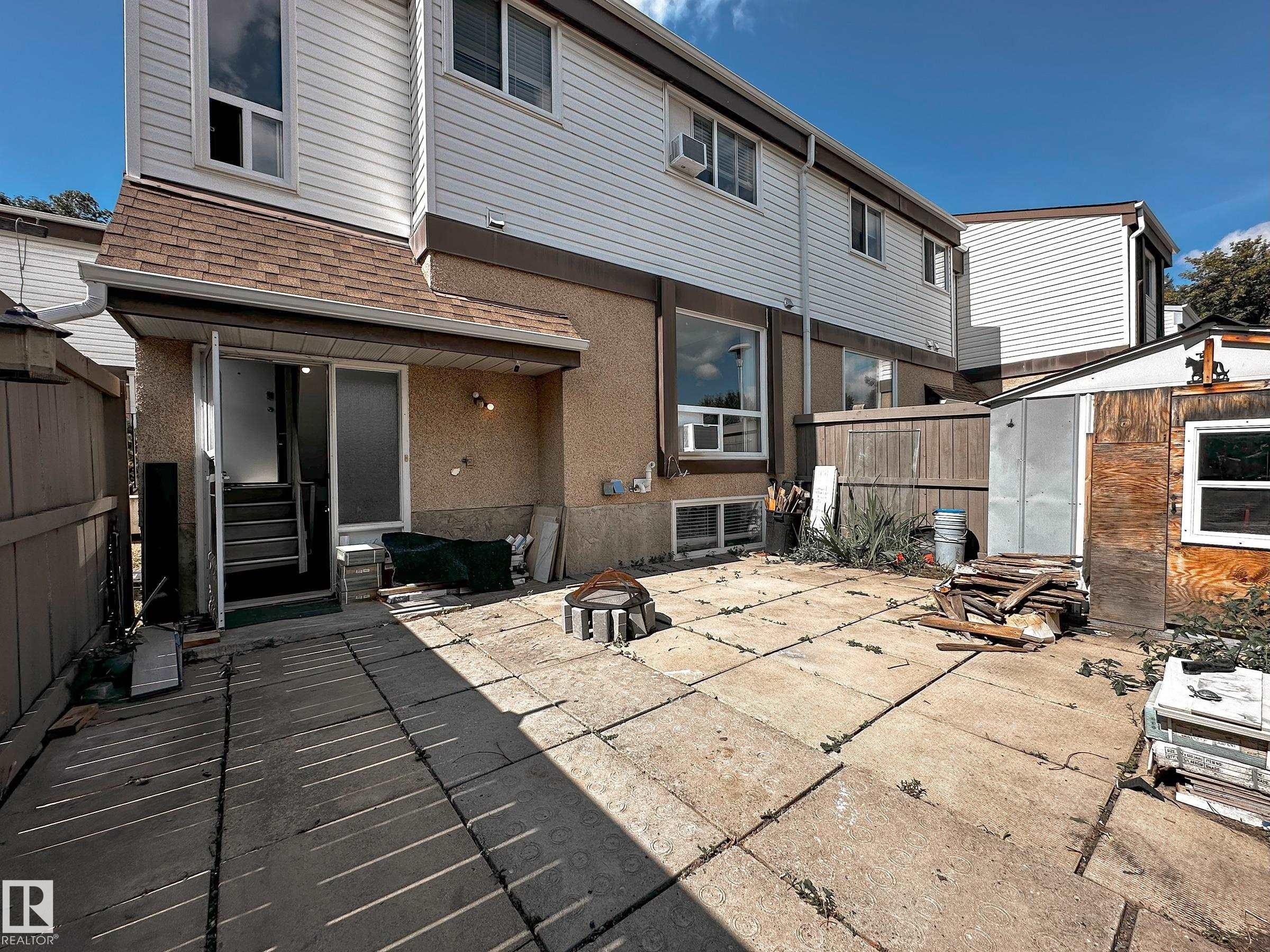858 Erin Place, Edmonton, AB - Outdoor With Exterior