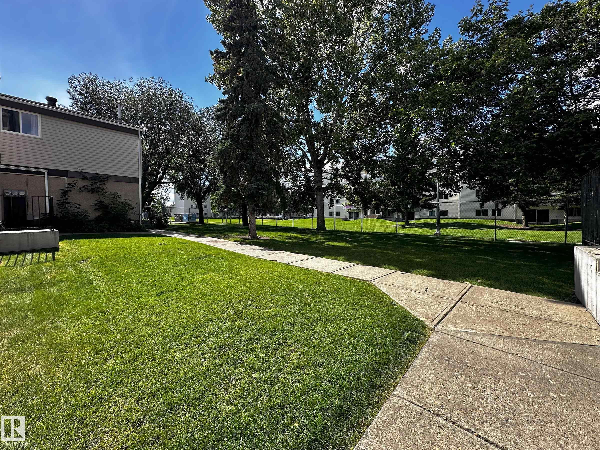 858 Erin Place, Edmonton, AB - Outdoor