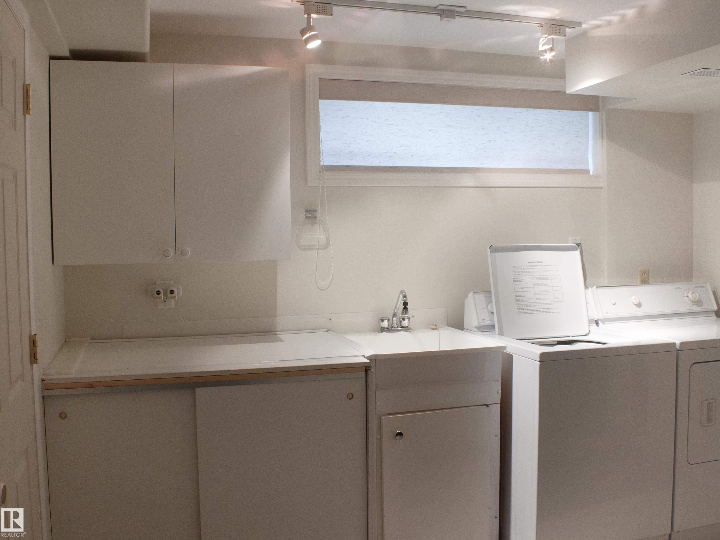 9130 77 Avenue, Edmonton, AB - Indoor Photo Showing Laundry Room