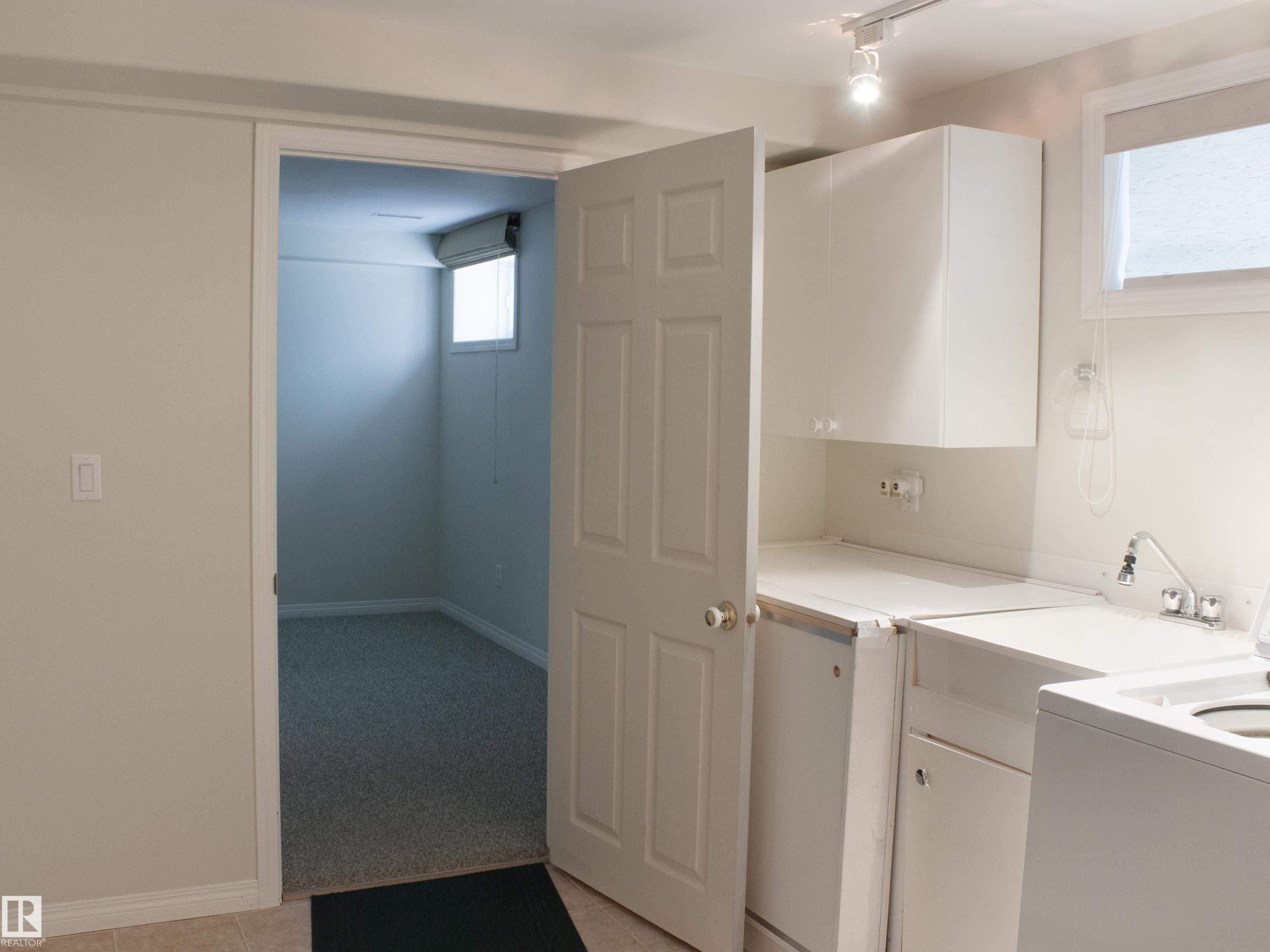 9130 77 Avenue, Edmonton, AB - Indoor Photo Showing Laundry Room
