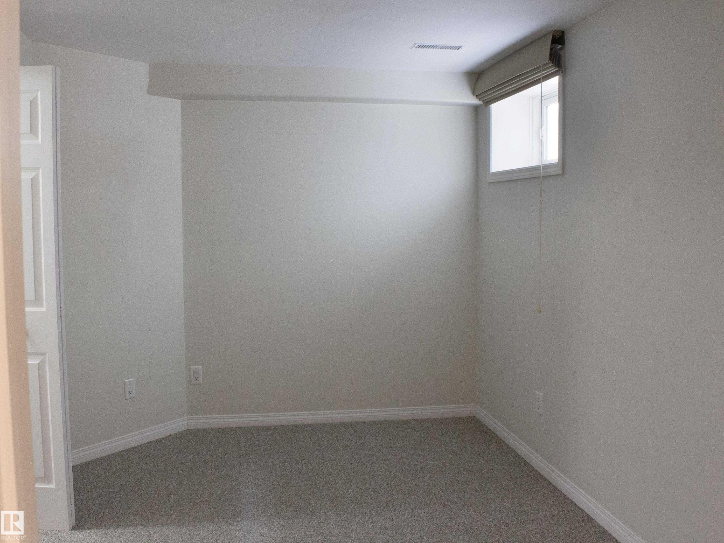 9130 77 Avenue, Edmonton, AB - Indoor Photo Showing Other Room