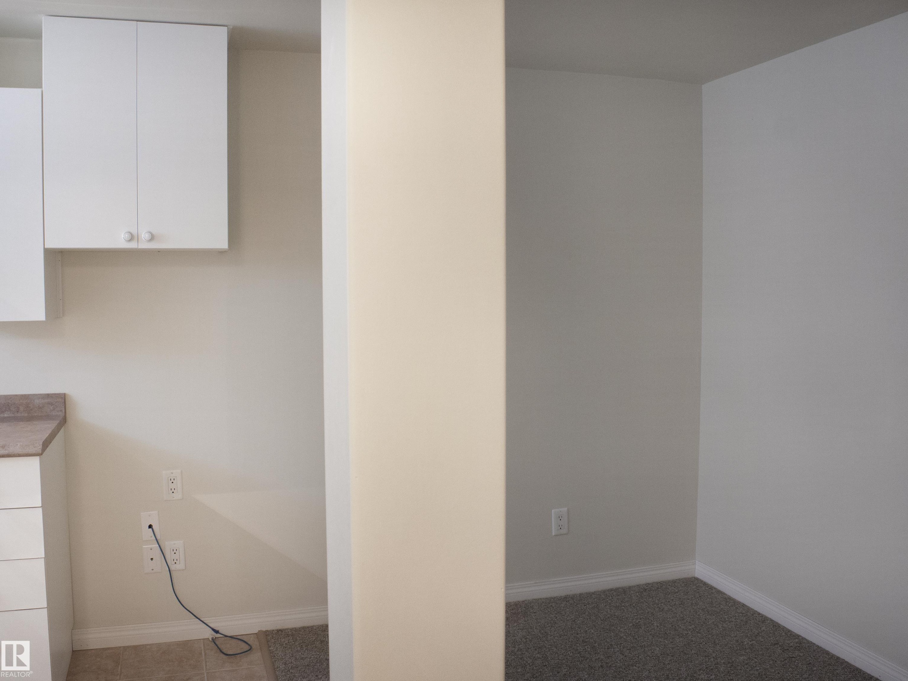 9130 77 Avenue, Edmonton, AB - Indoor Photo Showing Other Room