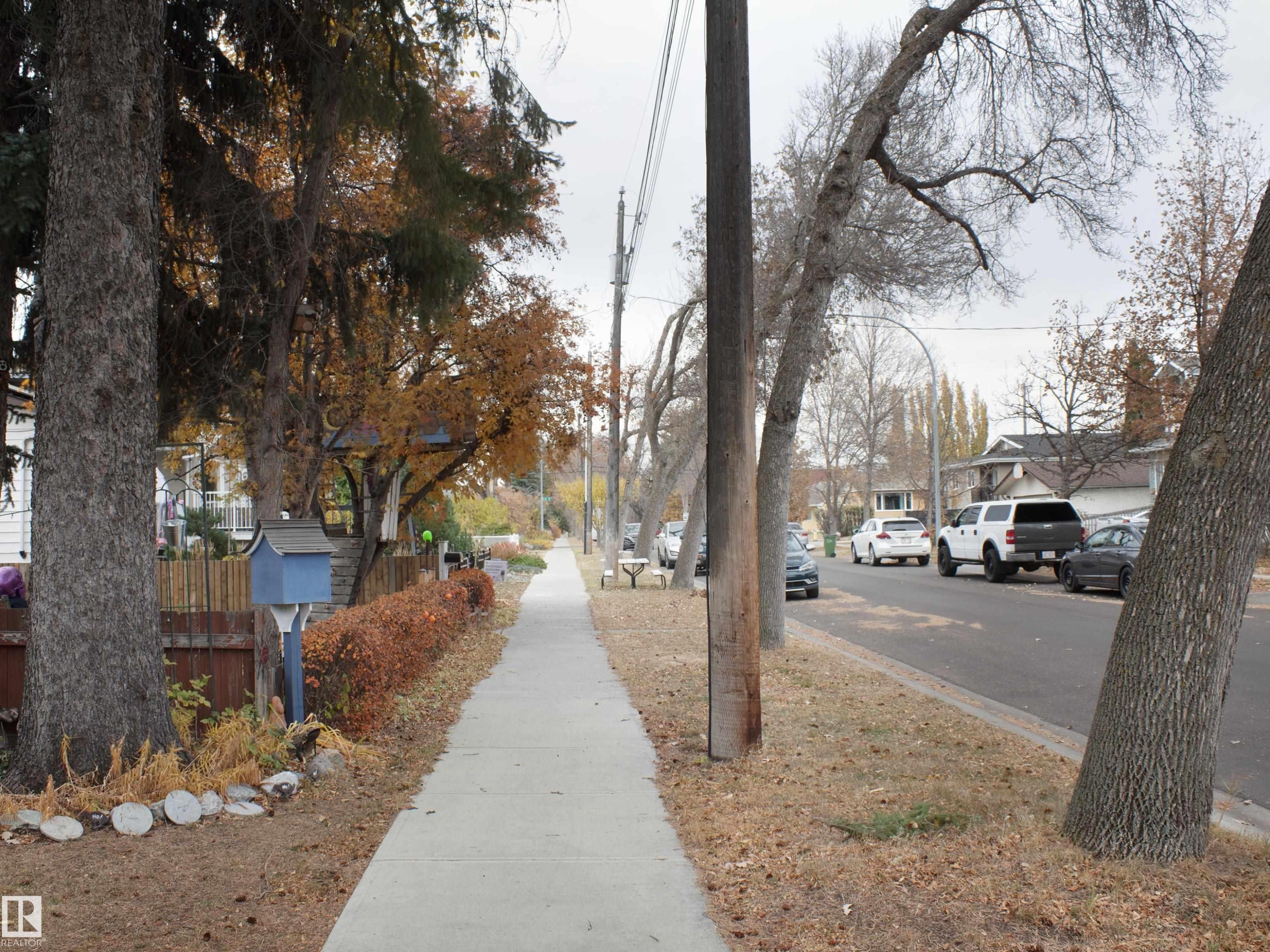 9130 77 Avenue, Edmonton, AB - Outdoor