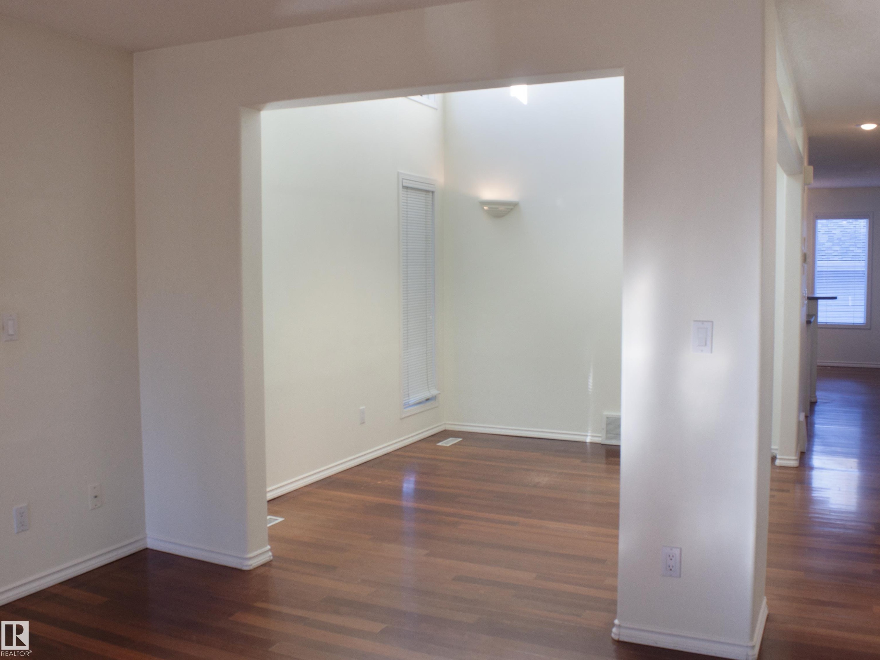 9130 77 Avenue, Edmonton, AB - Indoor Photo Showing Other Room