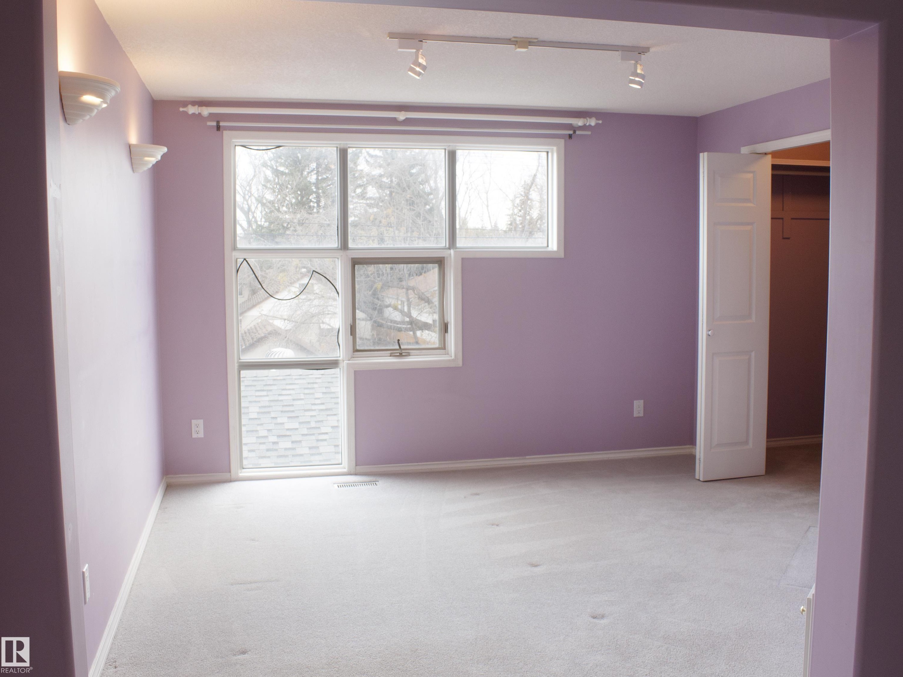 9130 77 Avenue, Edmonton, AB - Indoor Photo Showing Other Room