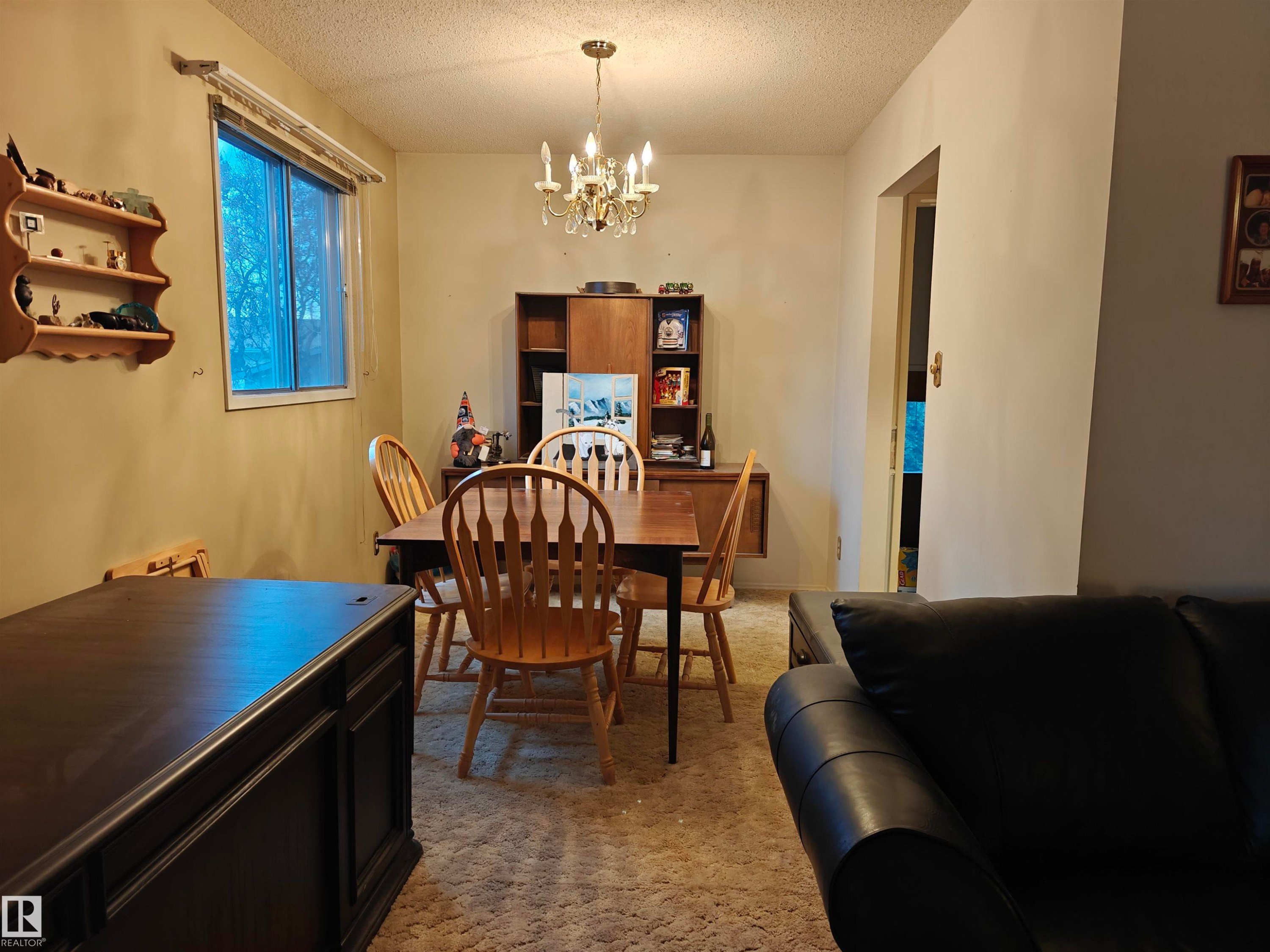 6808 11 Avenue, Edmonton, AB - Indoor