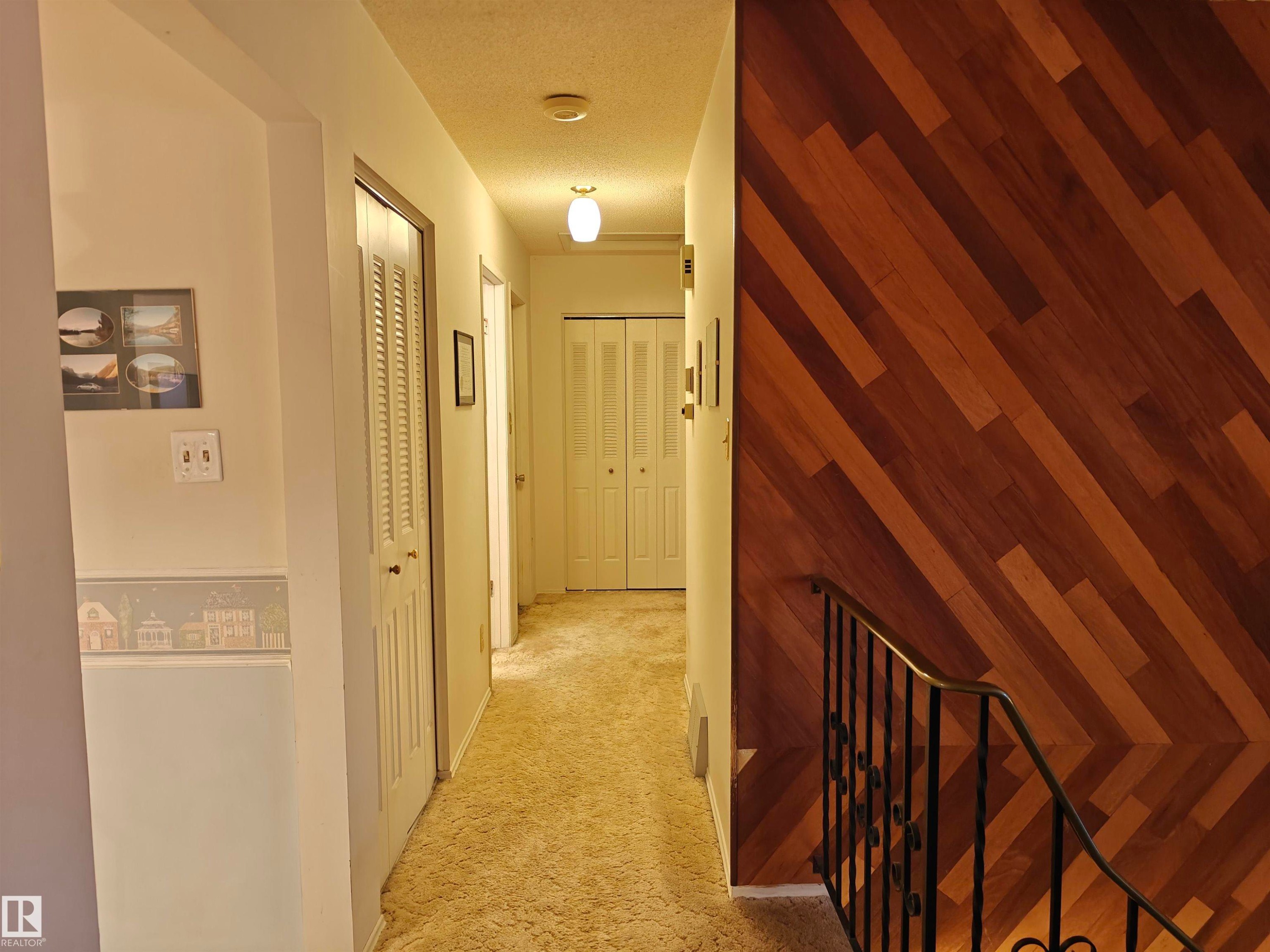 6808 11 Avenue, Edmonton, AB - Indoor Photo Showing Other Room