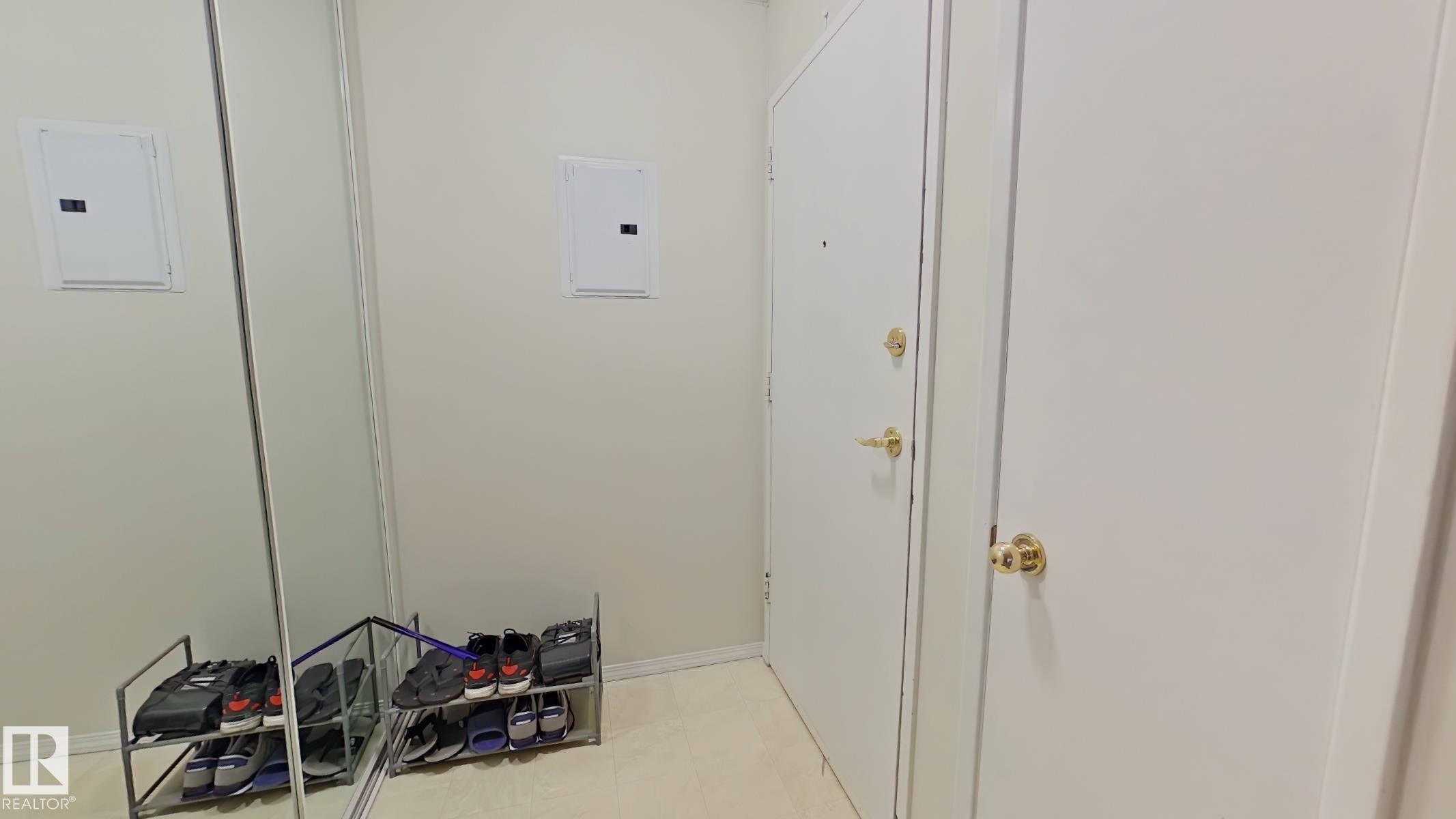 101 11455 41 Avenue Nw, Edmonton, AB - Indoor