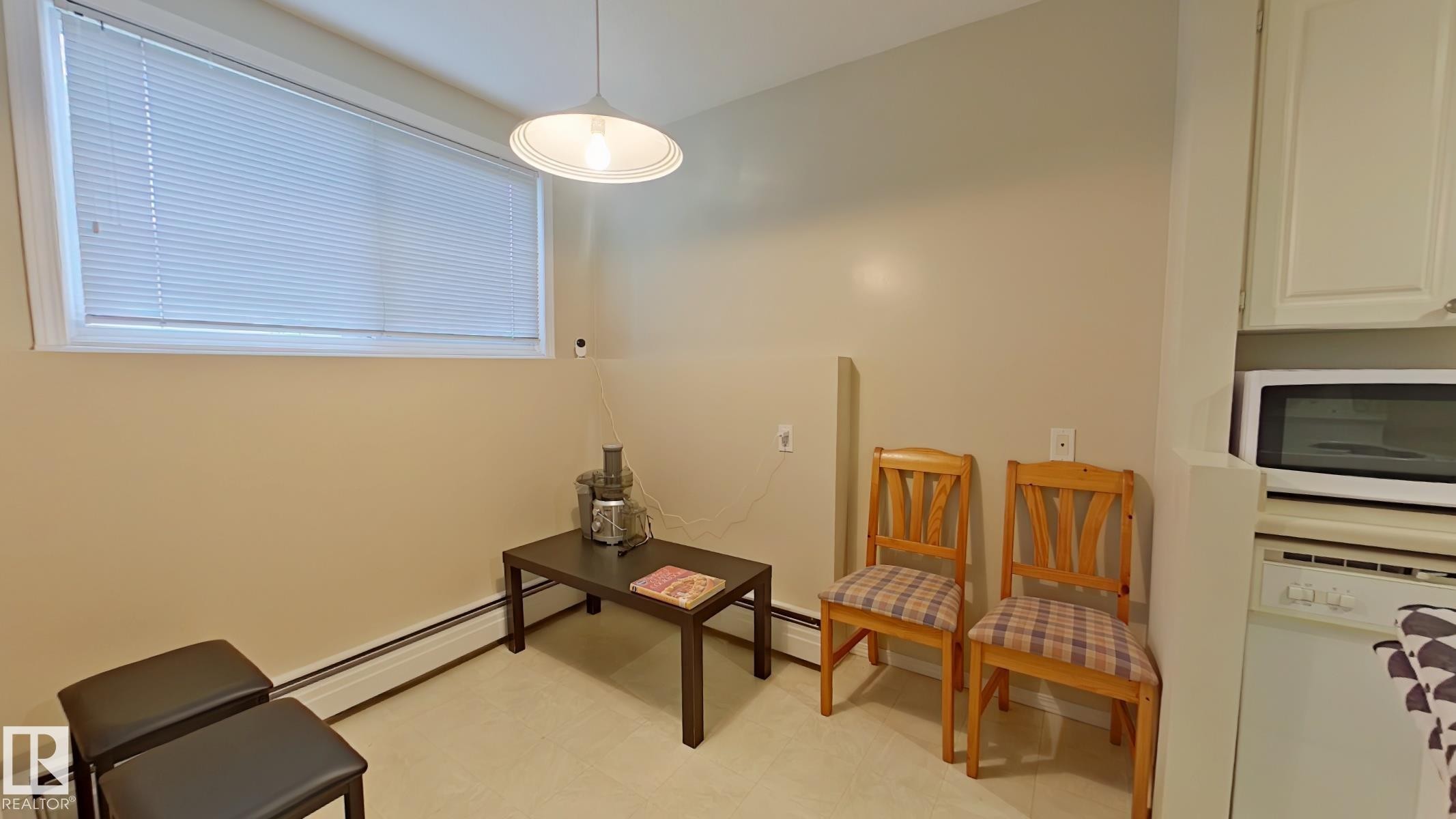 101 11455 41 Avenue Nw, Edmonton, AB - Indoor