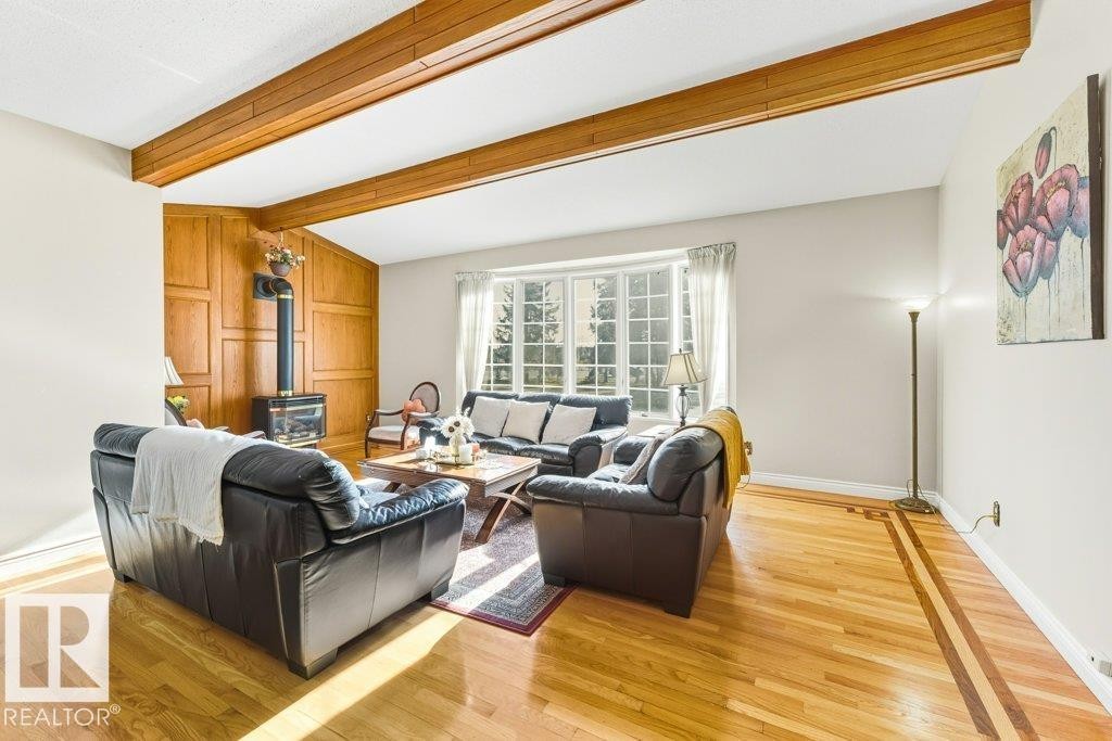 7550 Ellerslie Road, Edmonton, AB - Indoor Photo Showing Living Room