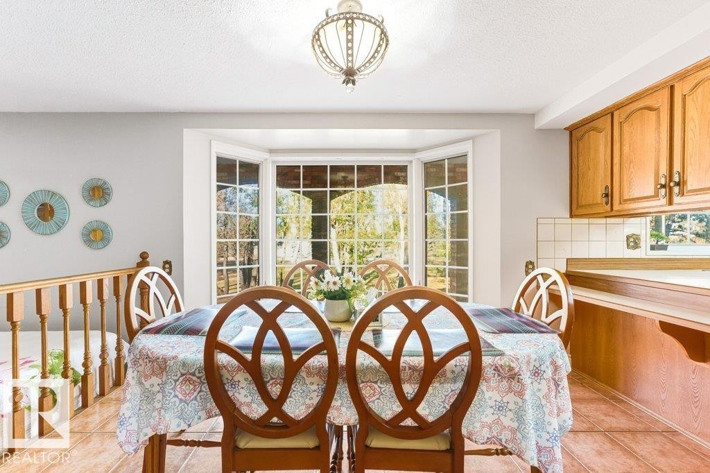 7550 Ellerslie Road, Edmonton, AB - Indoor Photo Showing Dining Room