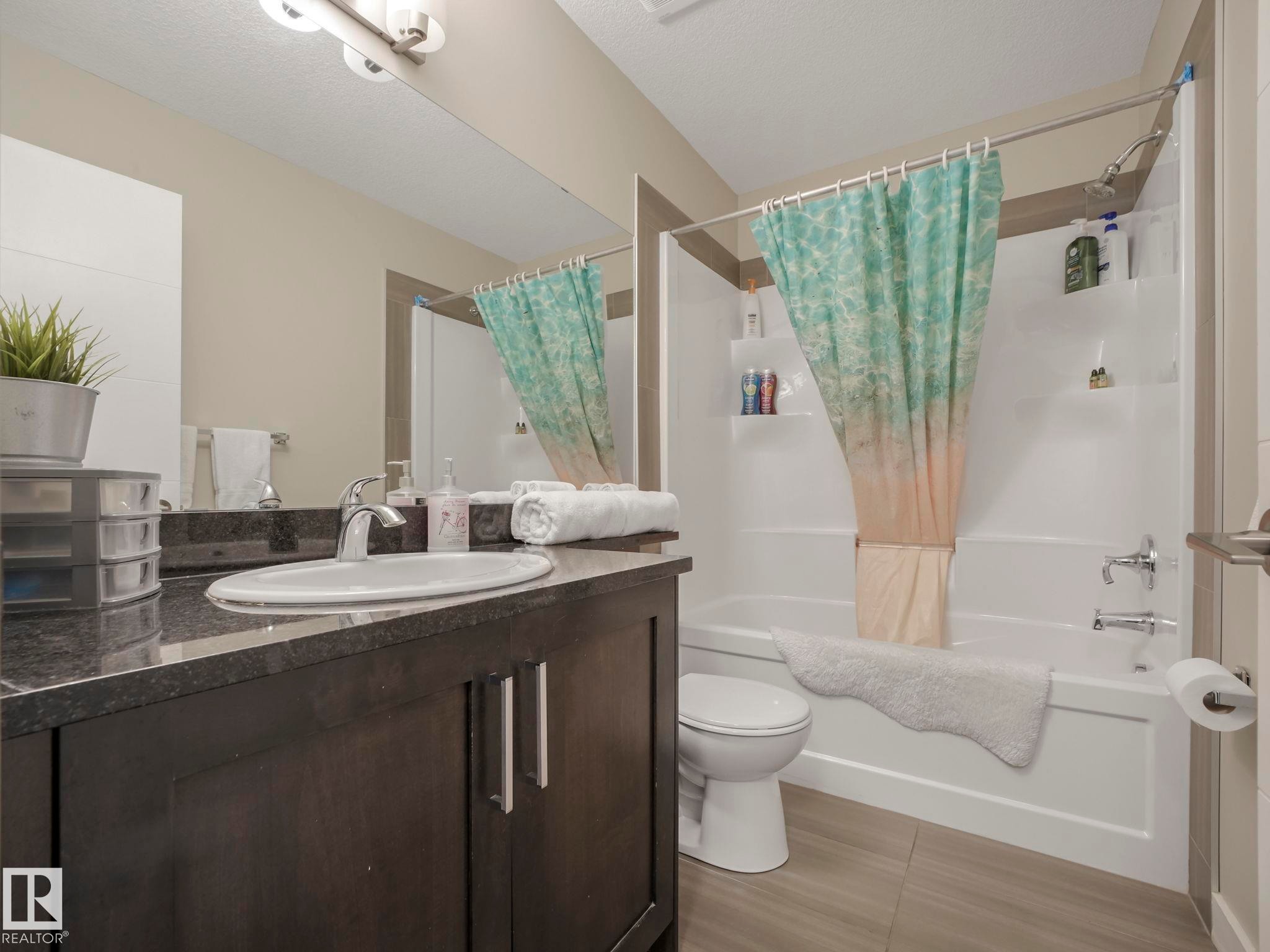 124 2560 Pegasus Boulevard, Edmonton, AB - Indoor Photo Showing Bathroom