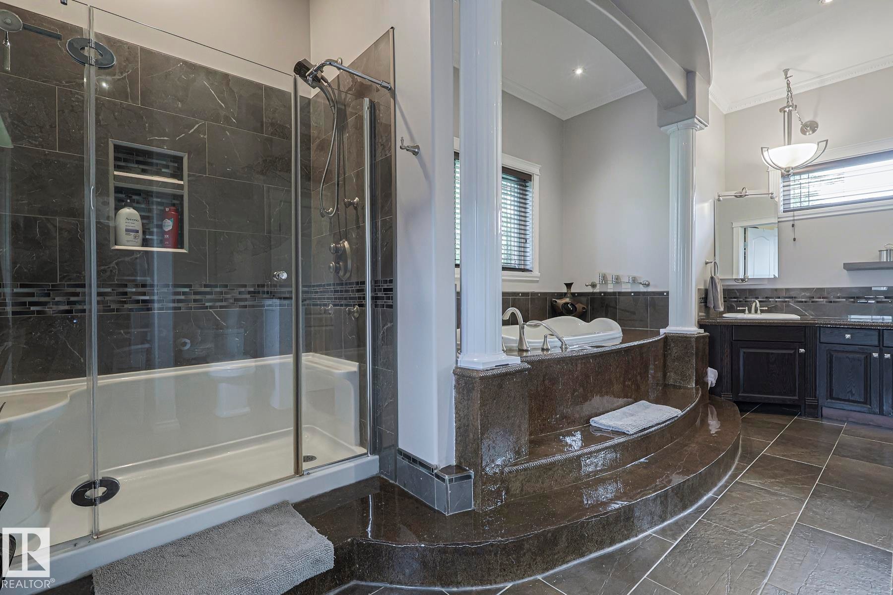 4 Third Avenue, Entwistle, AB - Indoor Photo Showing Bathroom