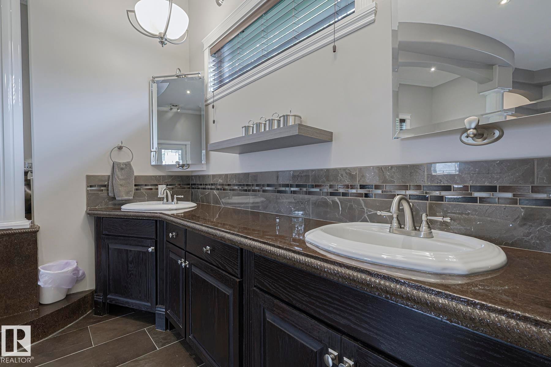 4 Third Avenue, Entwistle, AB - Indoor Photo Showing Bathroom
