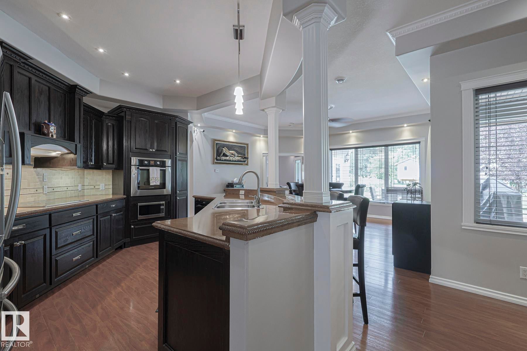 4 Third Avenue, Entwistle, AB - Indoor Photo Showing Kitchen With Upgraded Kitchen