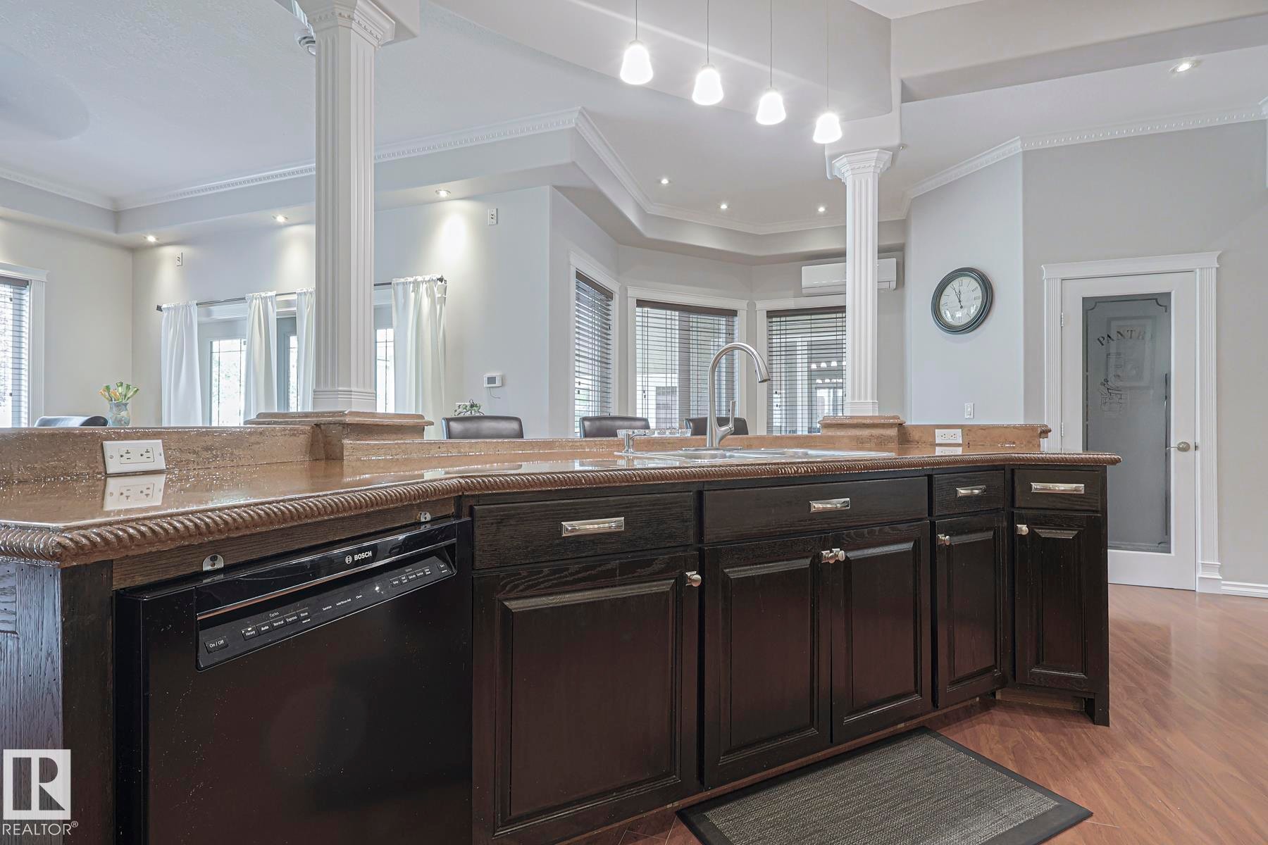 4 Third Avenue, Entwistle, AB - Indoor Photo Showing Kitchen With Double Sink
