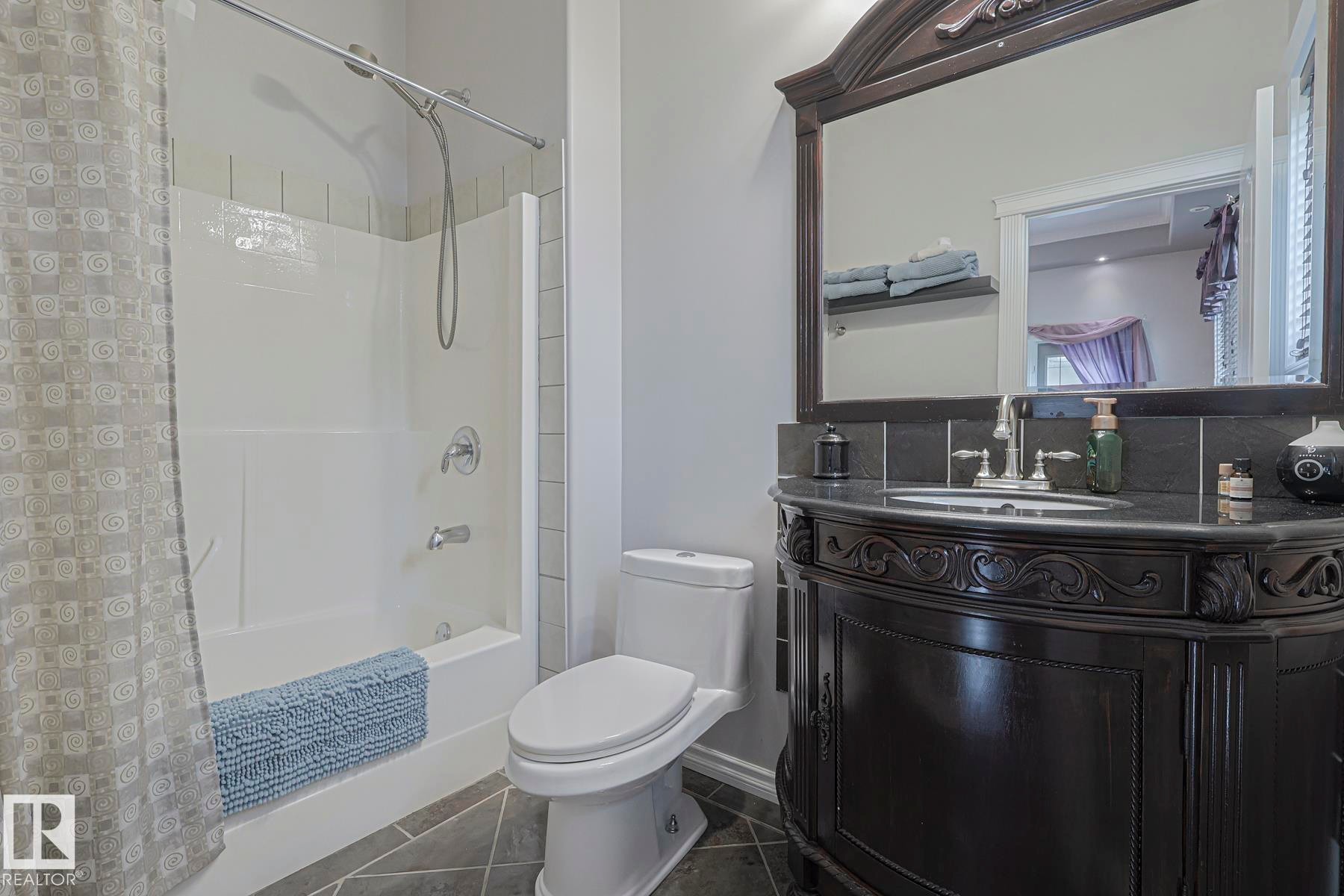 4 Third Avenue, Entwistle, AB - Indoor Photo Showing Bathroom