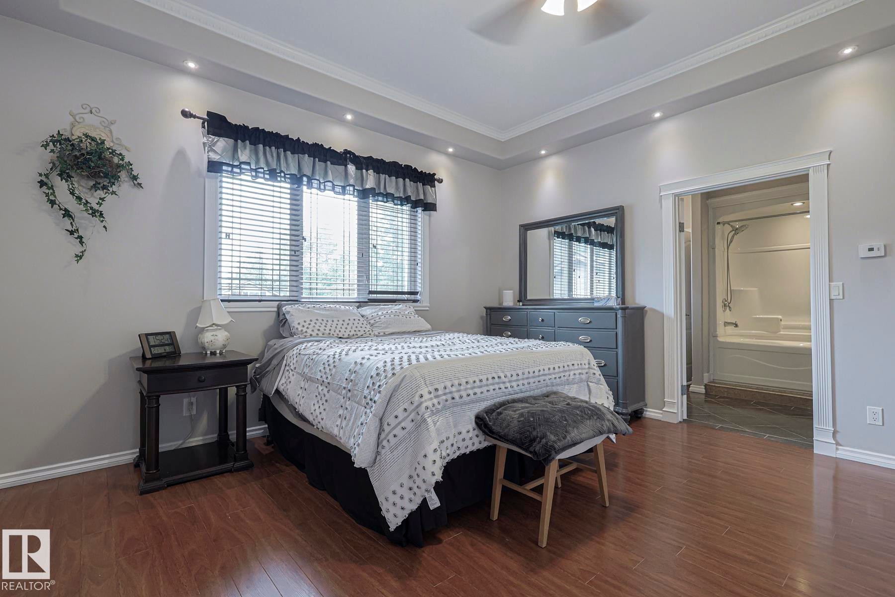 4 Third Avenue, Entwistle, AB - Indoor Photo Showing Bedroom