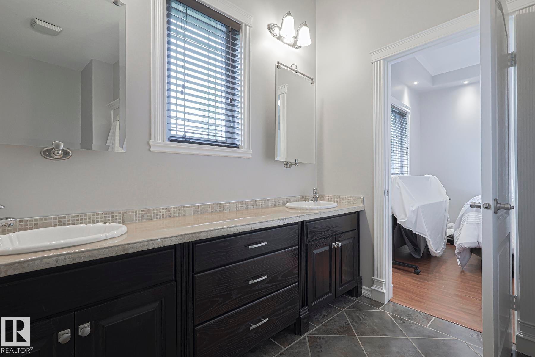 4 Third Avenue, Entwistle, AB - Indoor Photo Showing Bathroom
