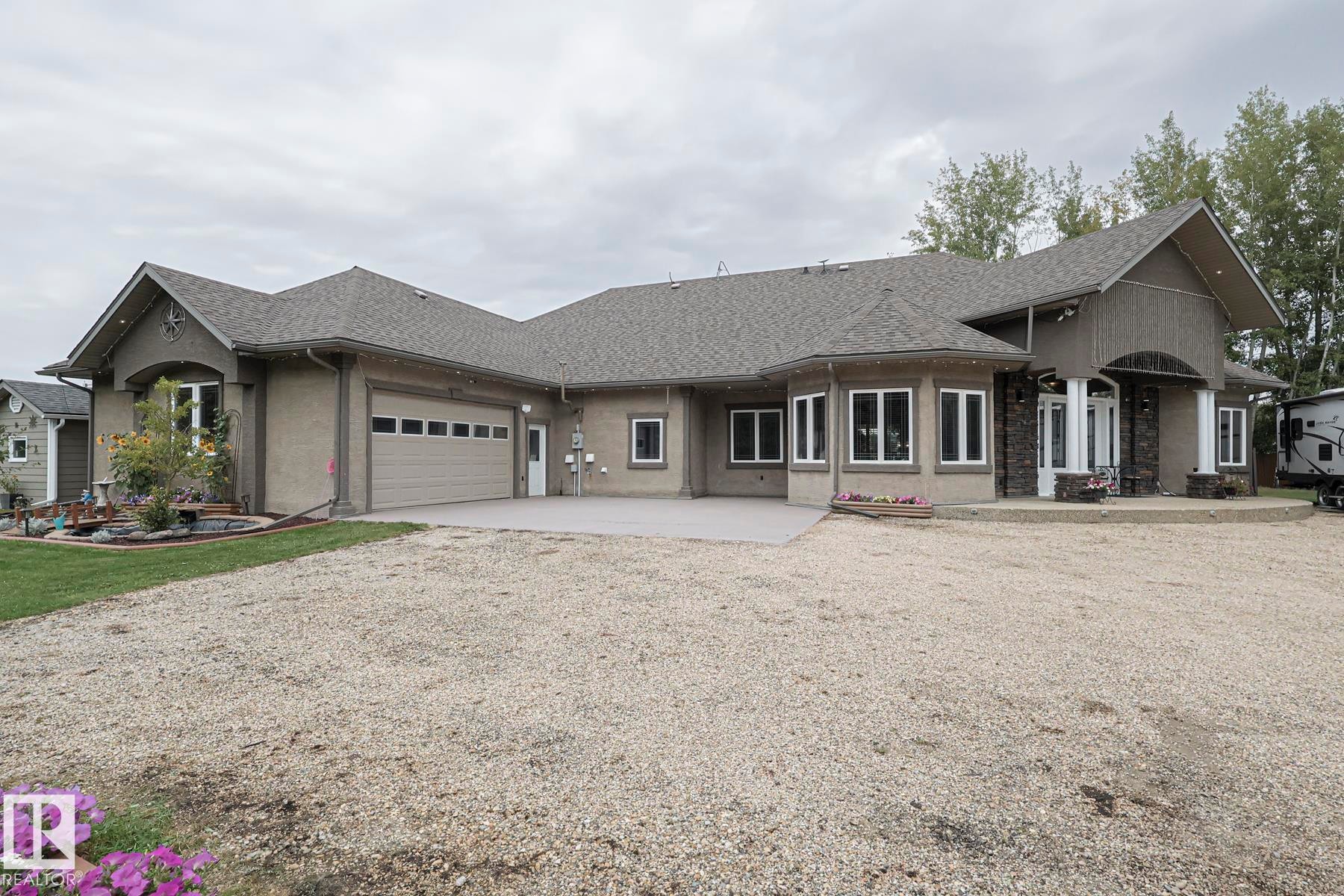 4 Third Avenue, Entwistle, AB - Outdoor With Deck Patio Veranda
