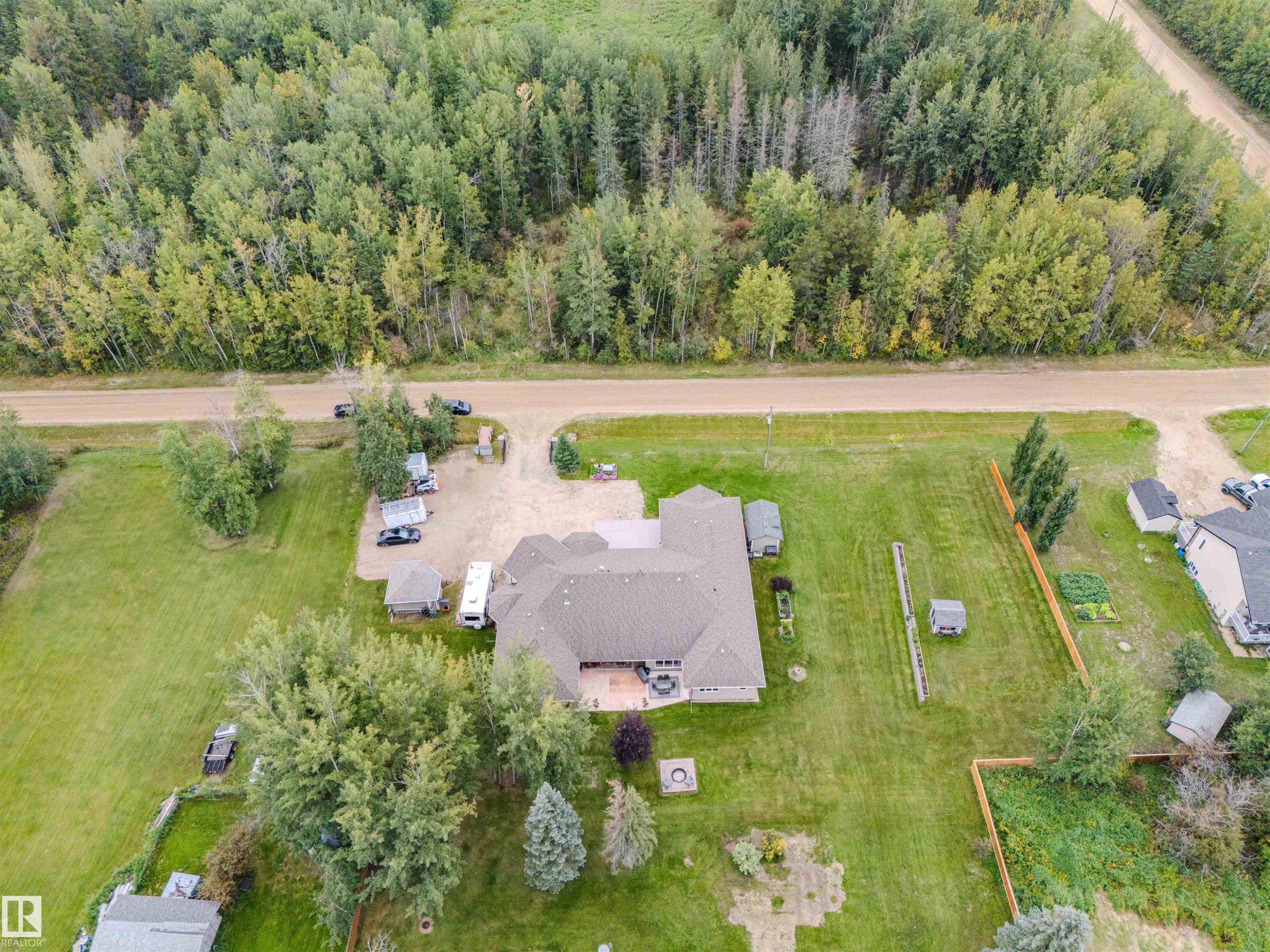 4 Third Avenue, Entwistle, AB - Outdoor With View