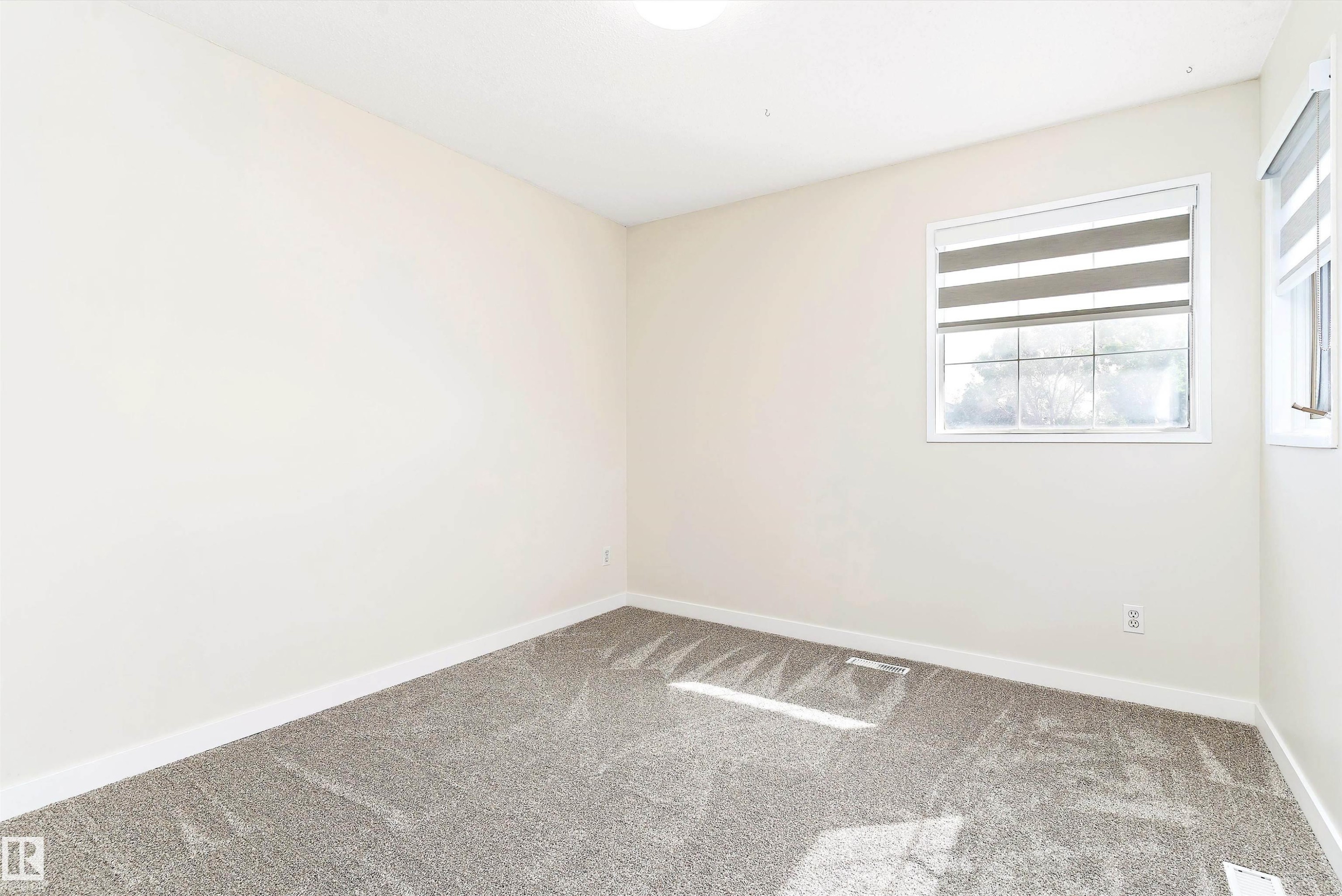 12828 144 Avenue, Edmonton, AB - Indoor Photo Showing Other Room