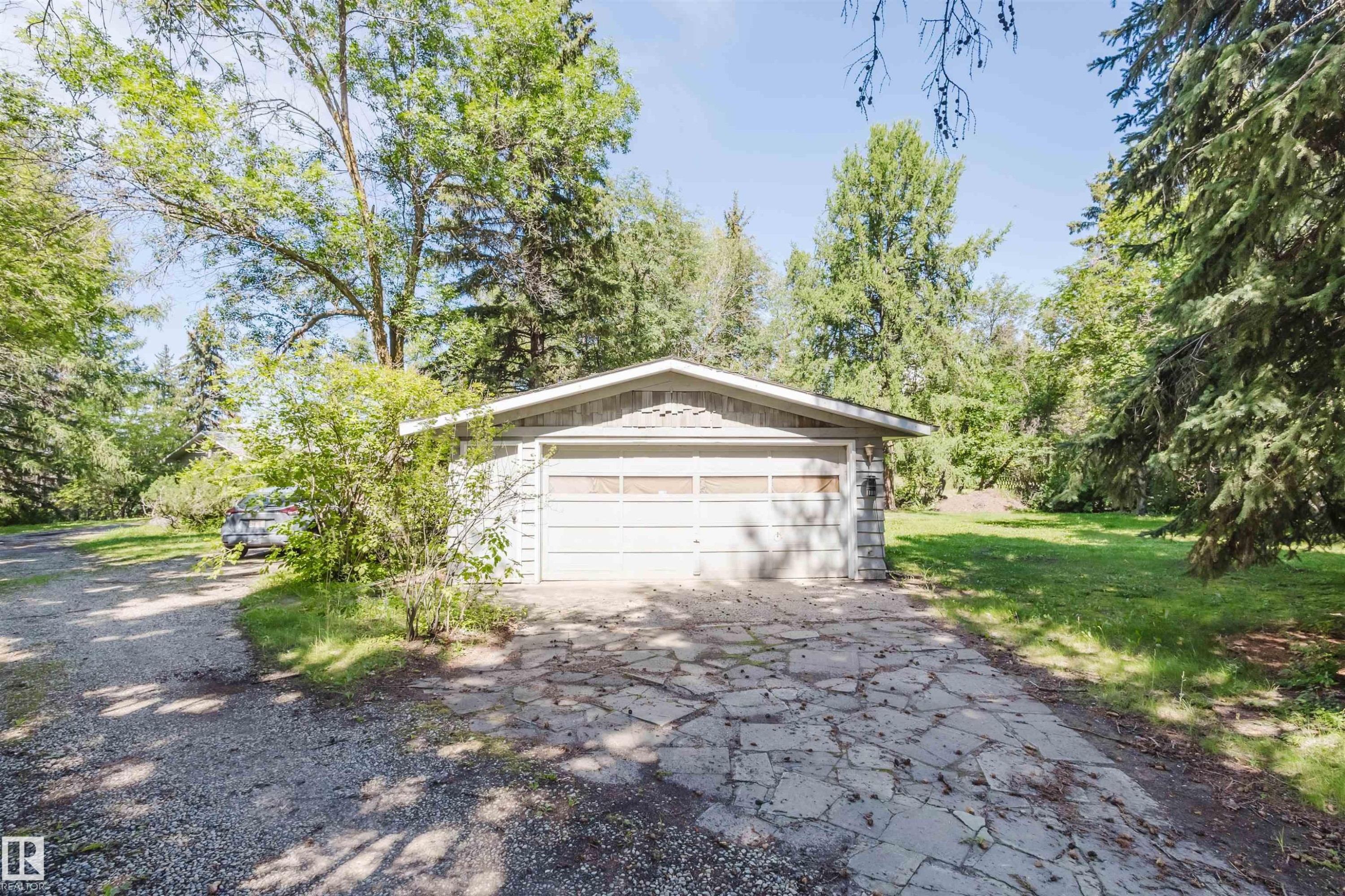 Edmonton, AB - Outdoor