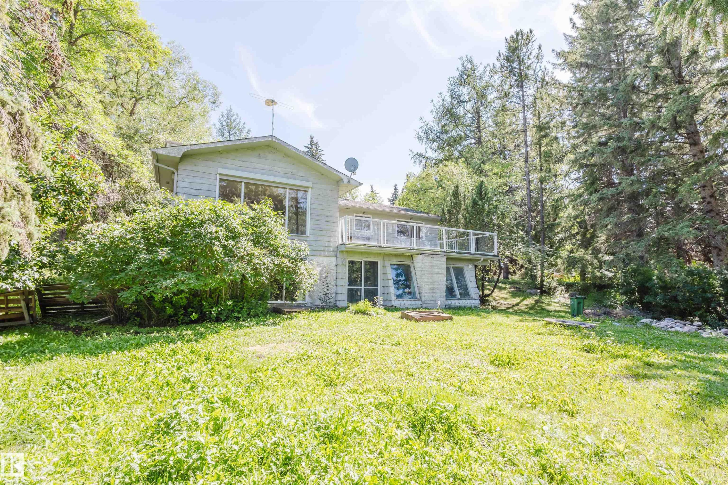 Edmonton, AB - Outdoor