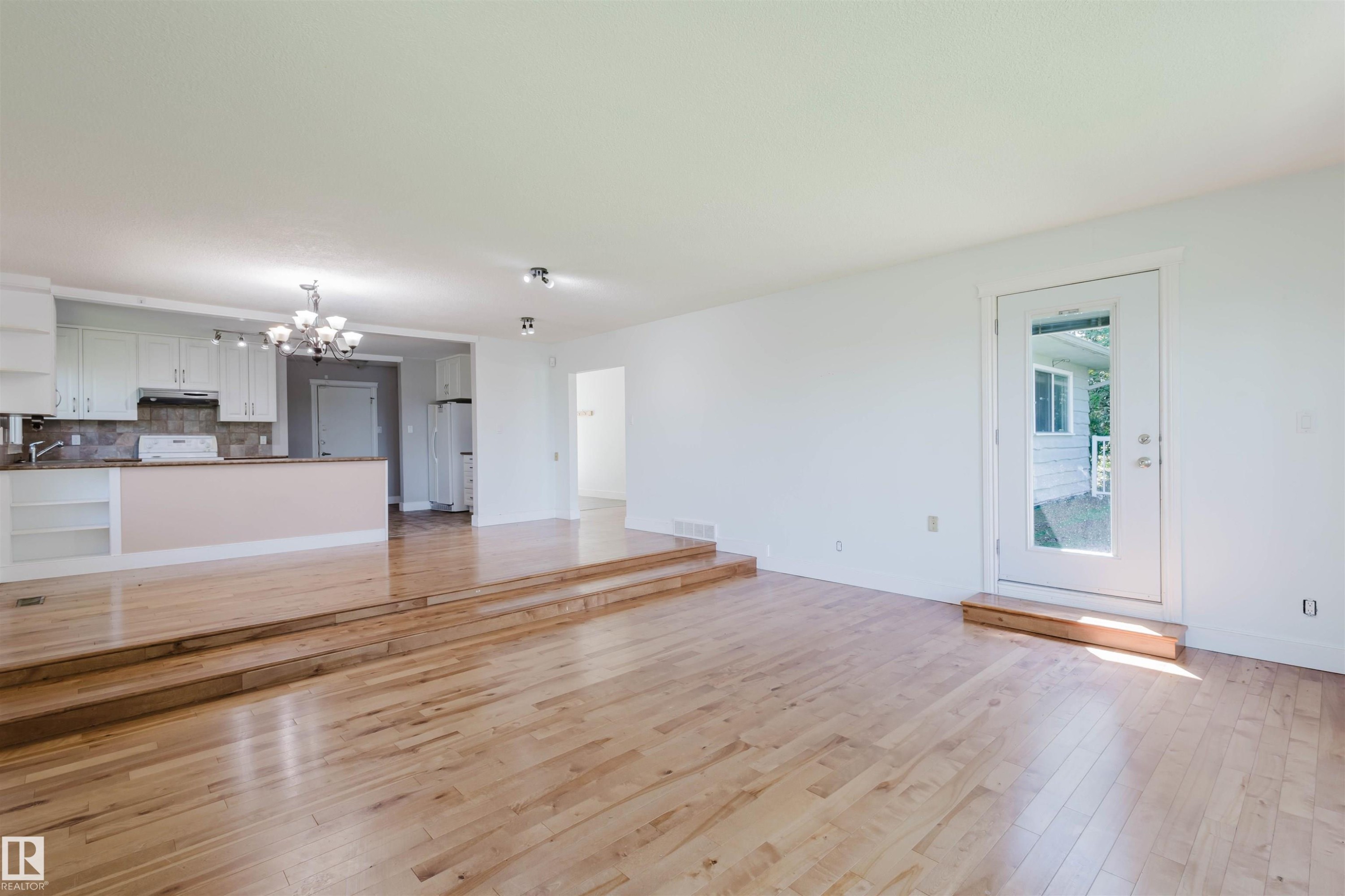 Edmonton, AB - Indoor